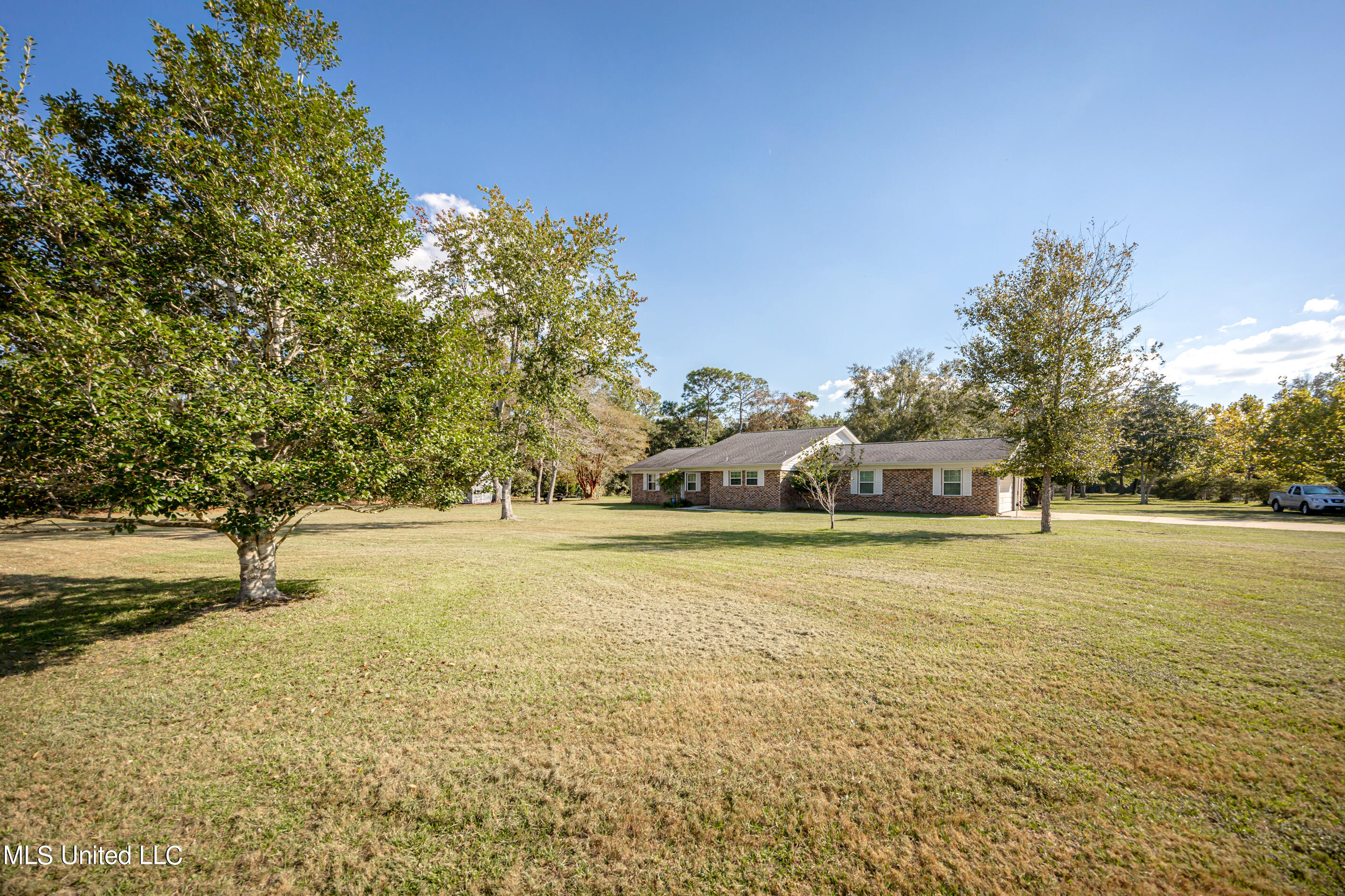 5917 Old Spanish Trail, Ocean Springs, Mississippi image 1