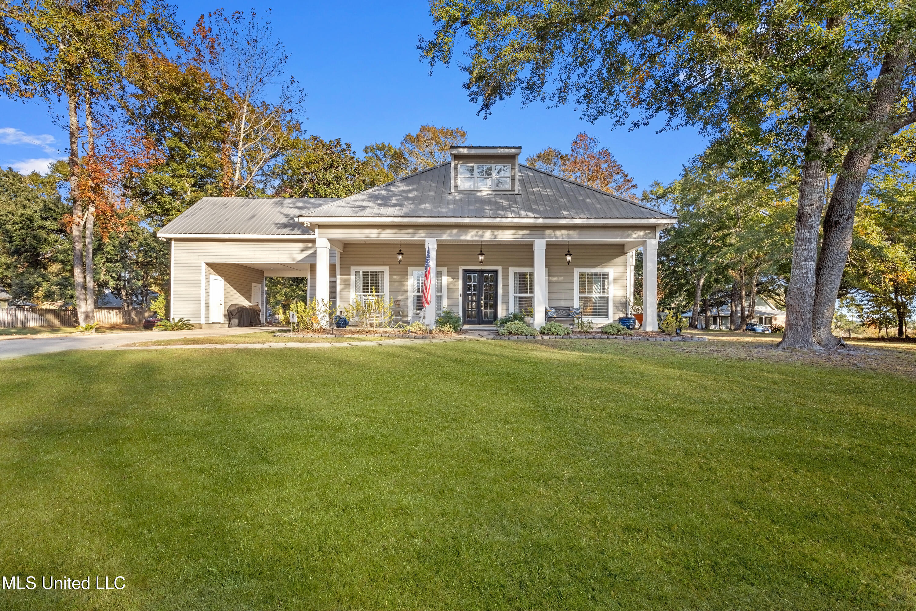 3032 Magnolia Lane, Ocean Springs, Mississippi image 1