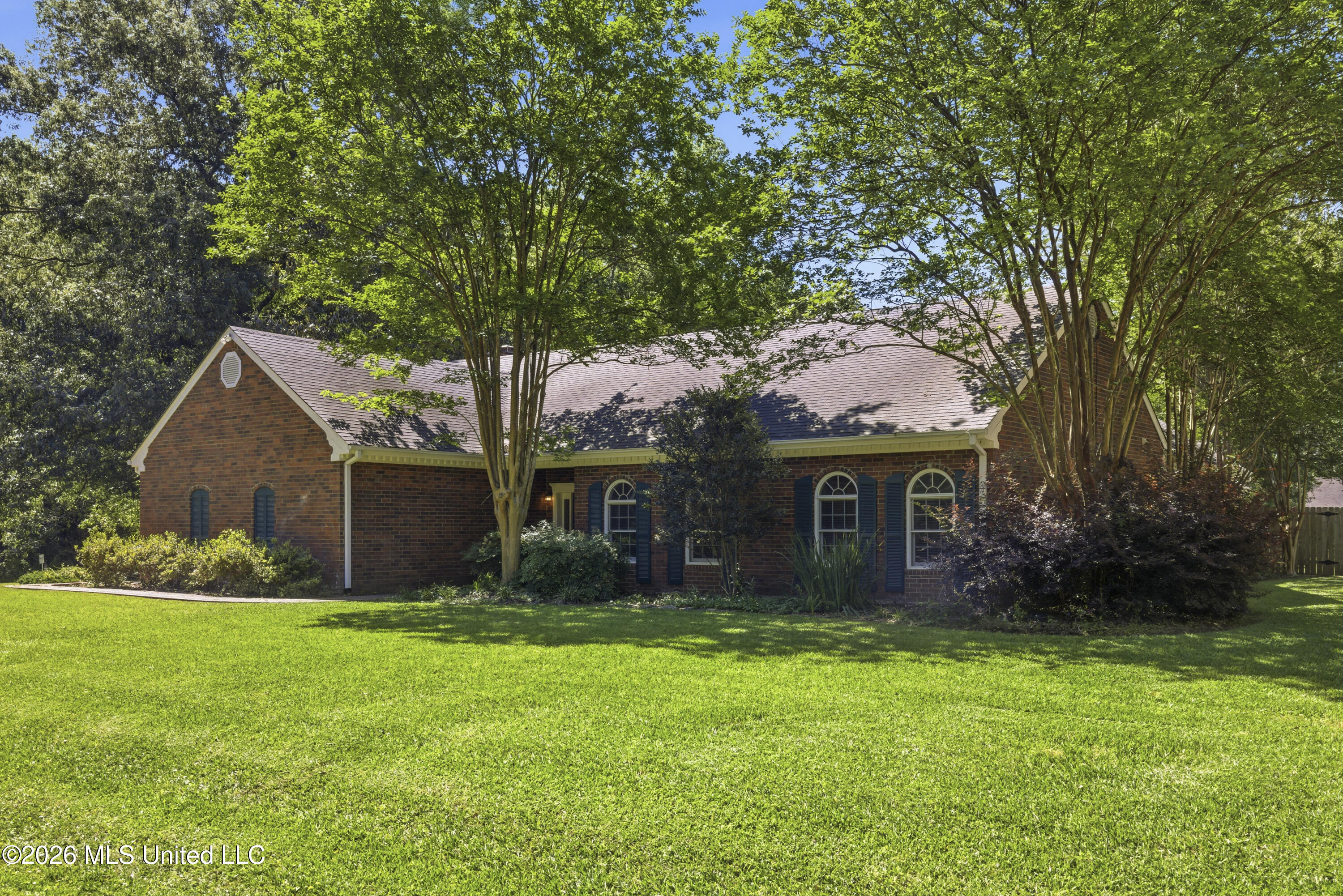 2307 Arrowhead Drive