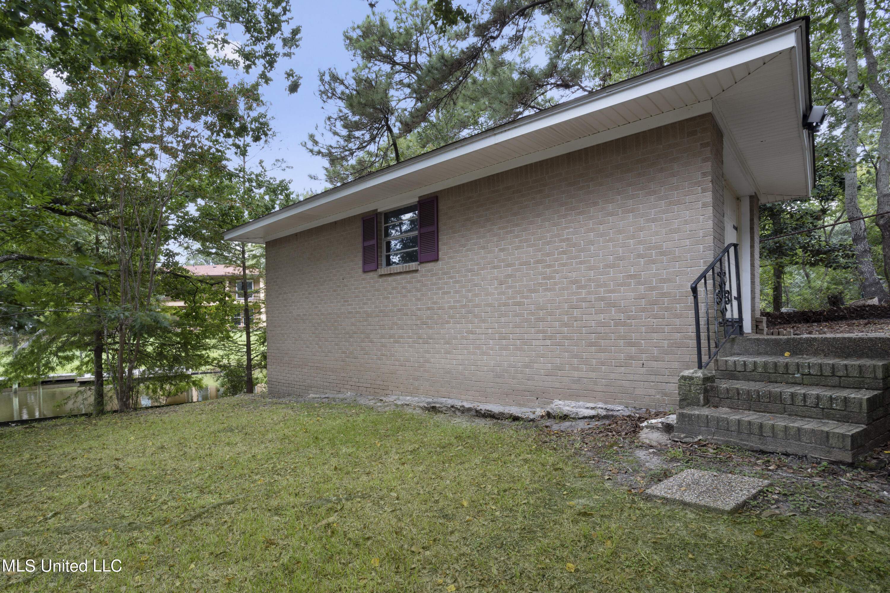 1707 Pat Drive, Gautier, Mississippi image 31