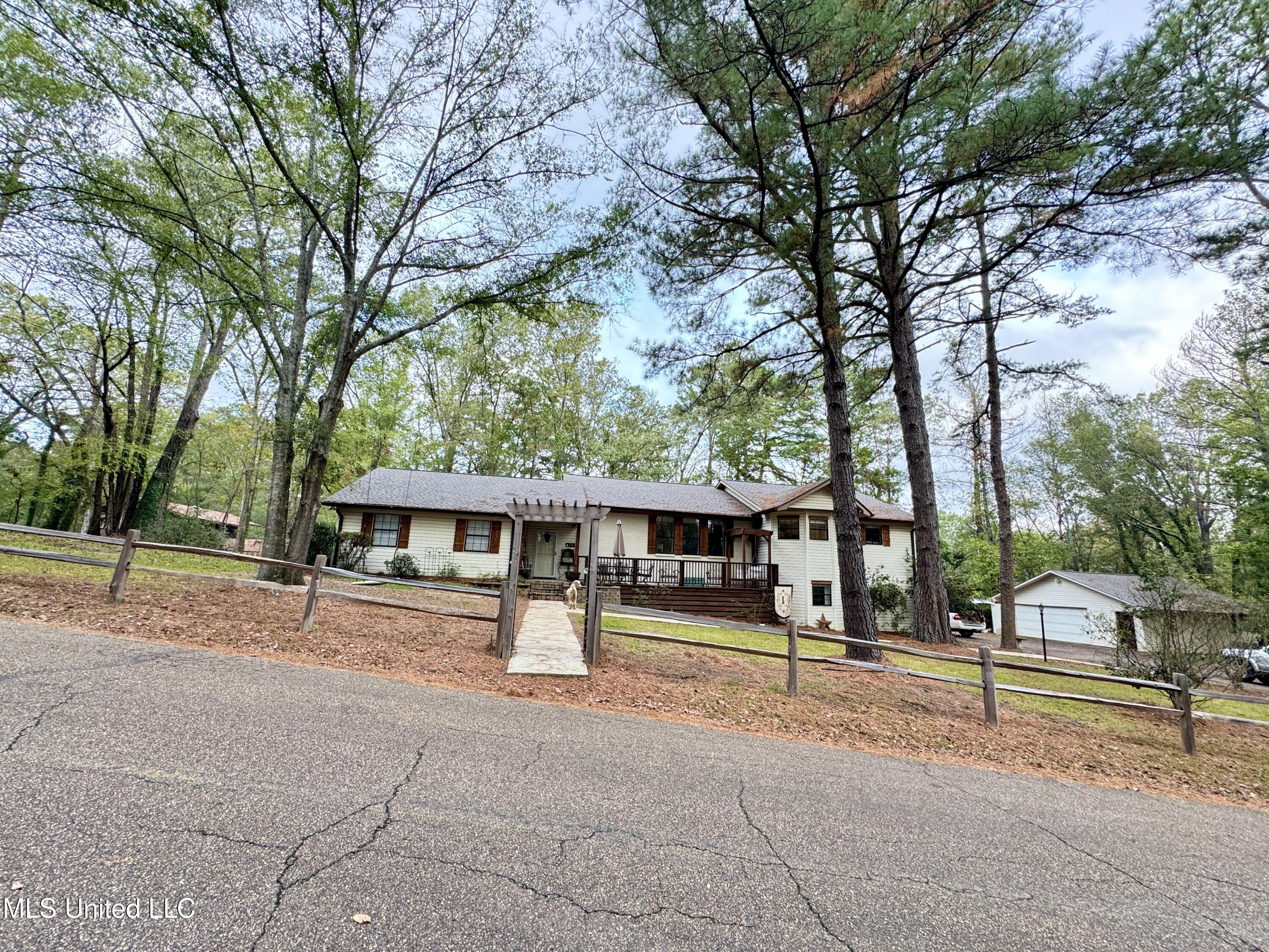 201 W Virginia Drive, Clinton, Mississippi image 40