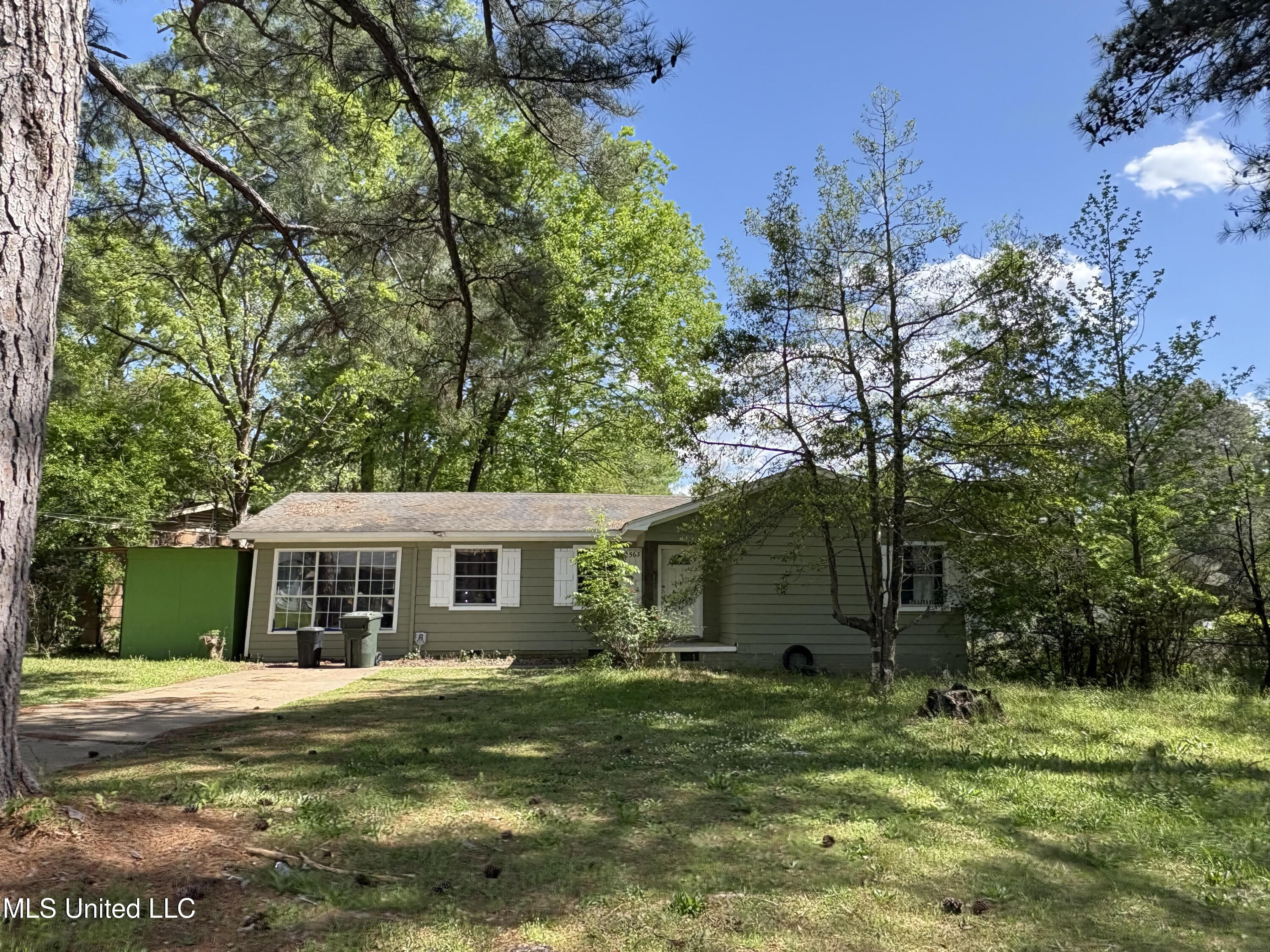 563 N Park Drive, Jackson, Mississippi image 1