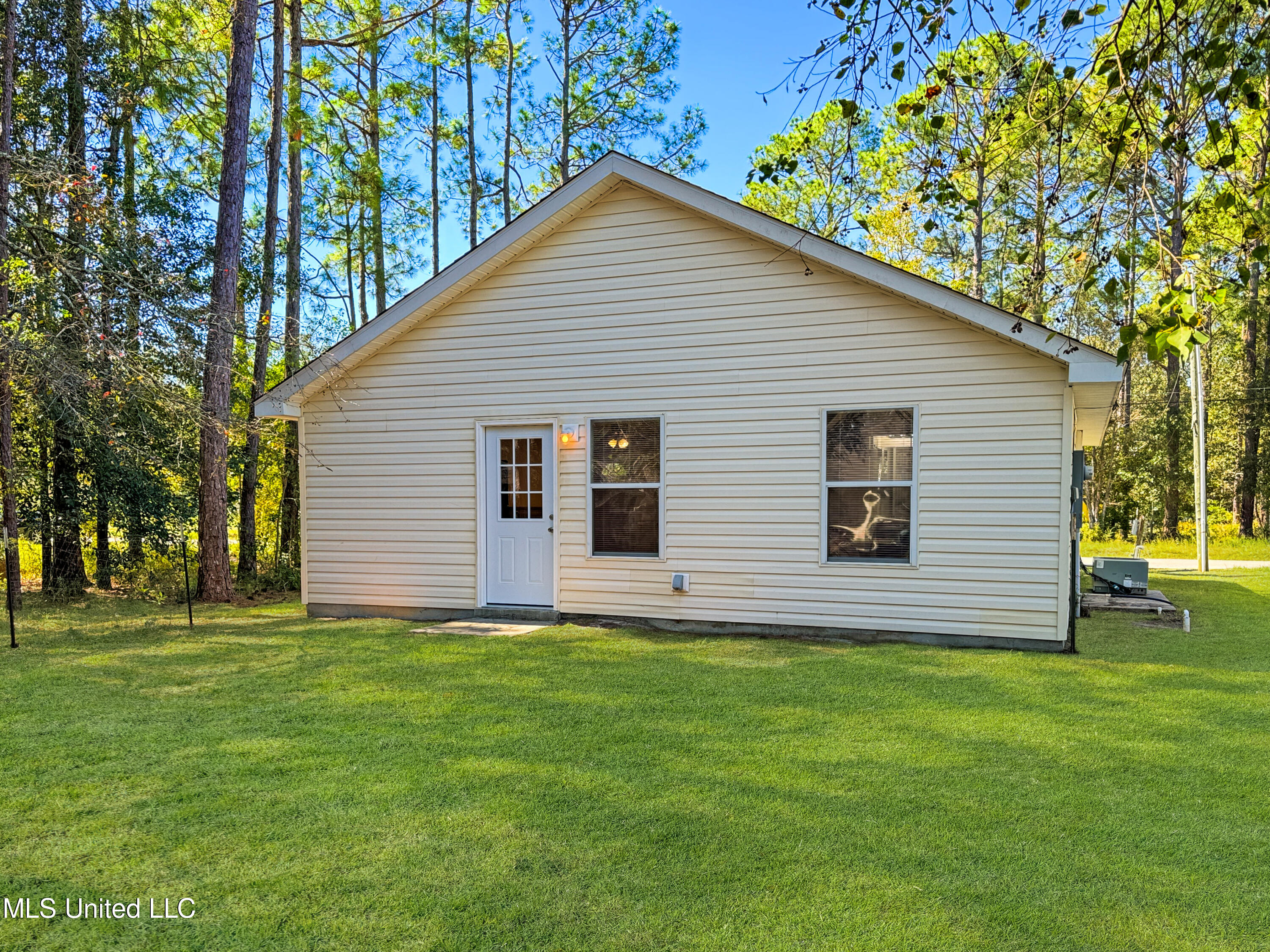 7132 Sunflower Street, Bay Saint Louis, Mississippi image 12