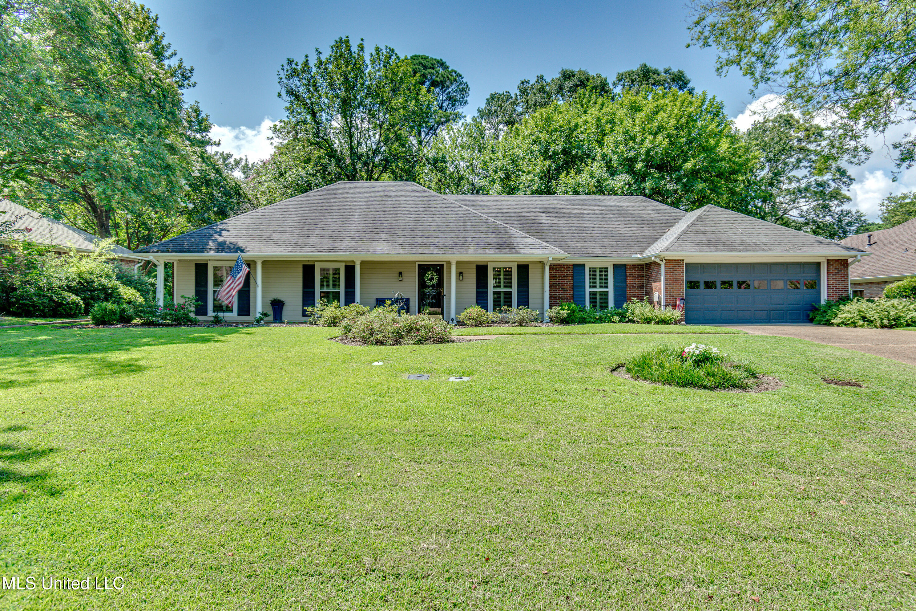 Madison, Mississippi 39110, United States, 3 Bedrooms Bedrooms, ,3 BathroomsBathrooms,Residential,Pending,190020