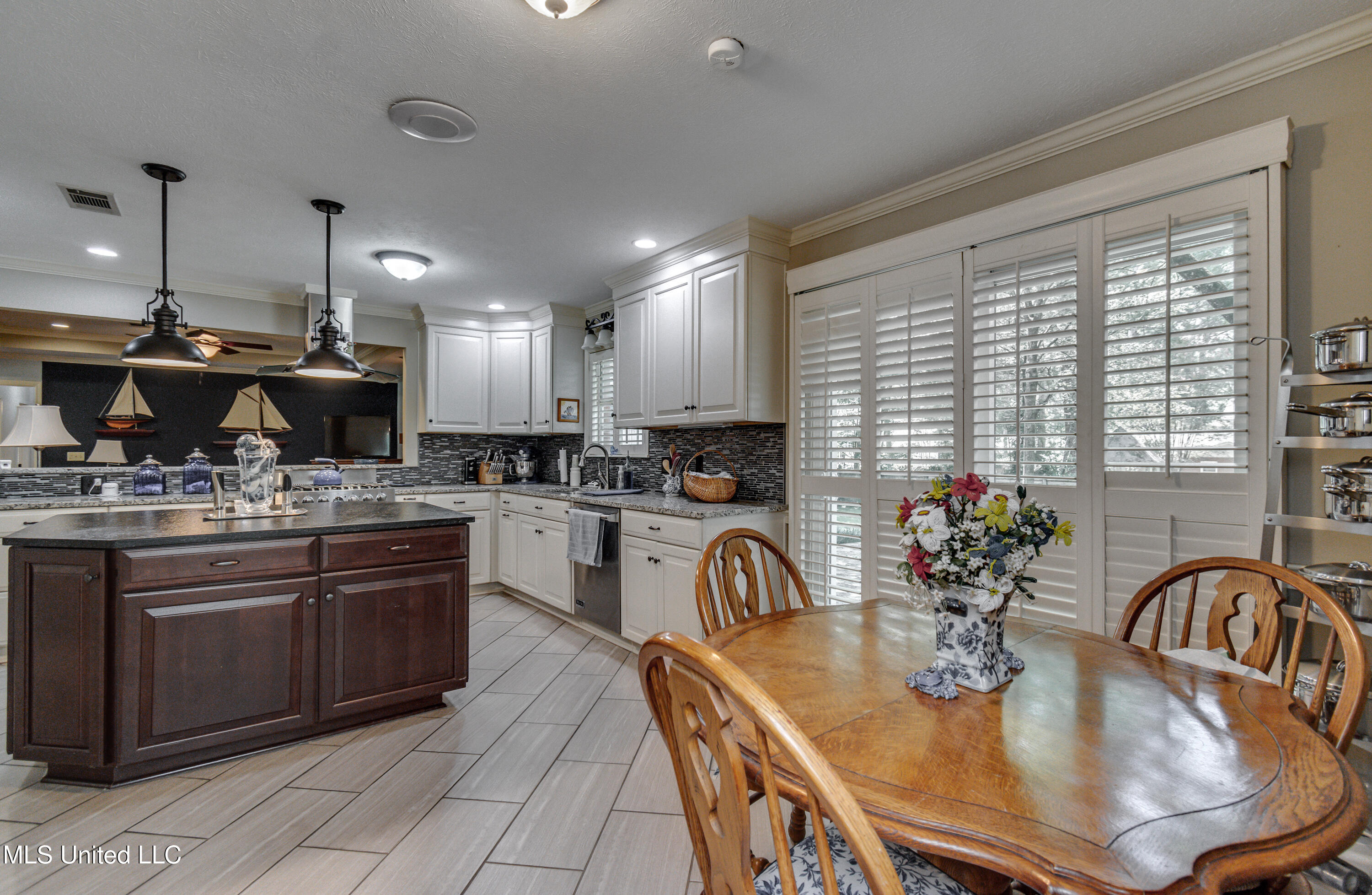 Madison, Mississippi 39110, United States, 3 Bedrooms Bedrooms, ,3 BathroomsBathrooms,Residential,Pending,190020