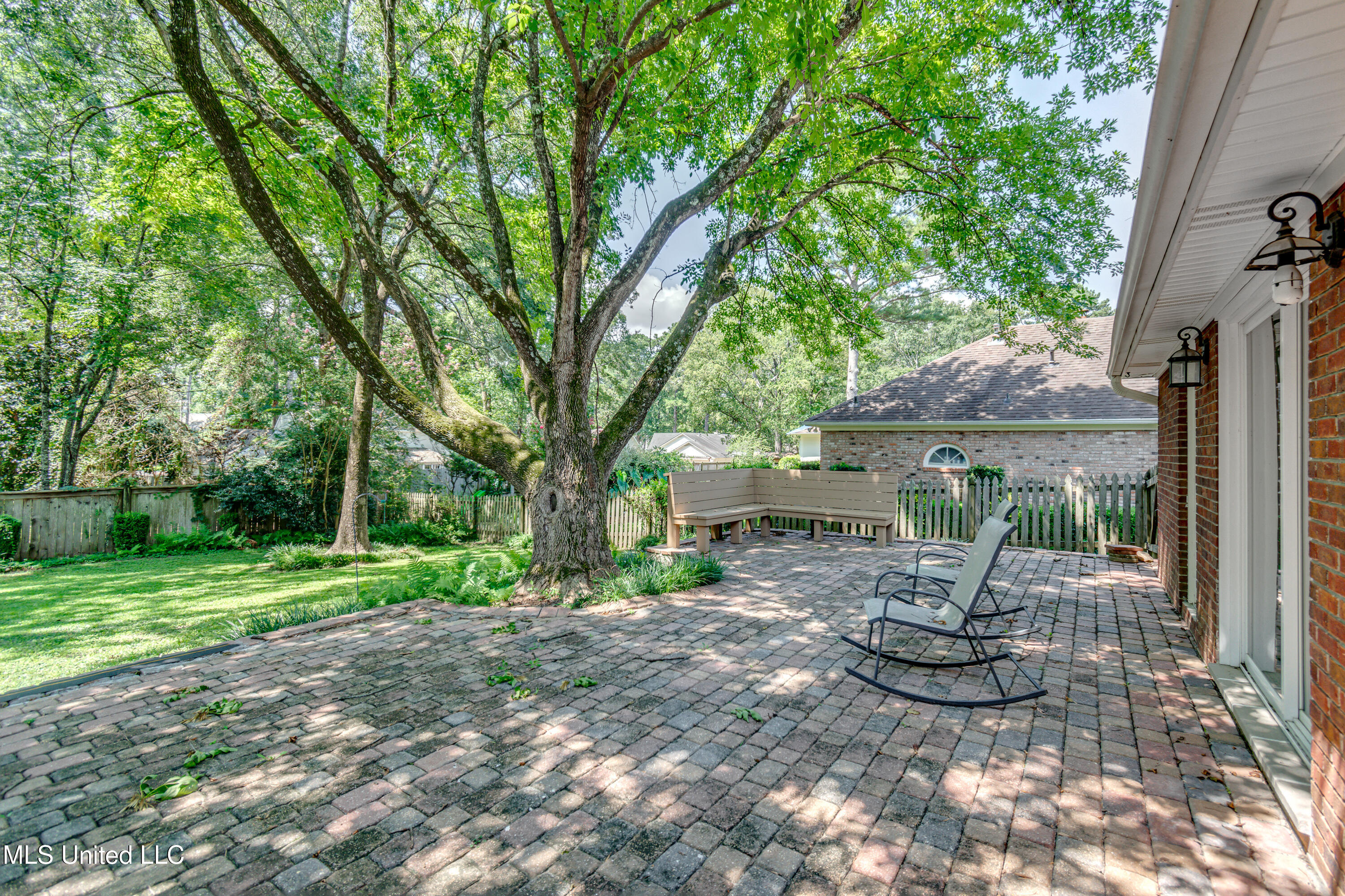 Madison, Mississippi 39110, United States, 3 Bedrooms Bedrooms, ,3 BathroomsBathrooms,Residential,Pending,190020