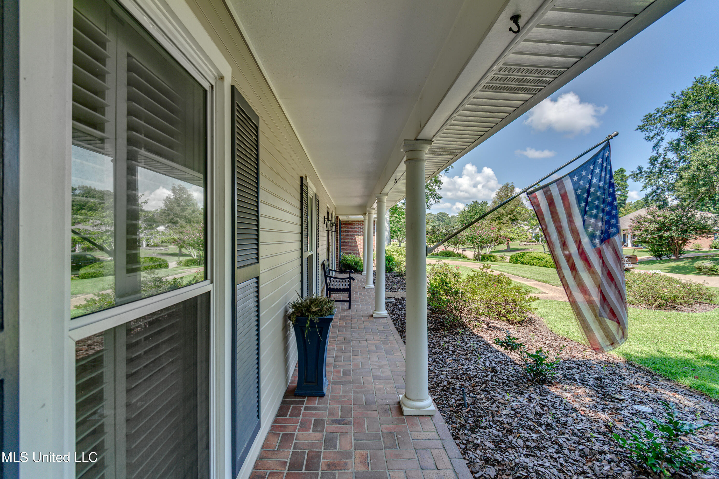 Madison, Mississippi 39110, United States, 3 Bedrooms Bedrooms, ,3 BathroomsBathrooms,Residential,Pending,190020