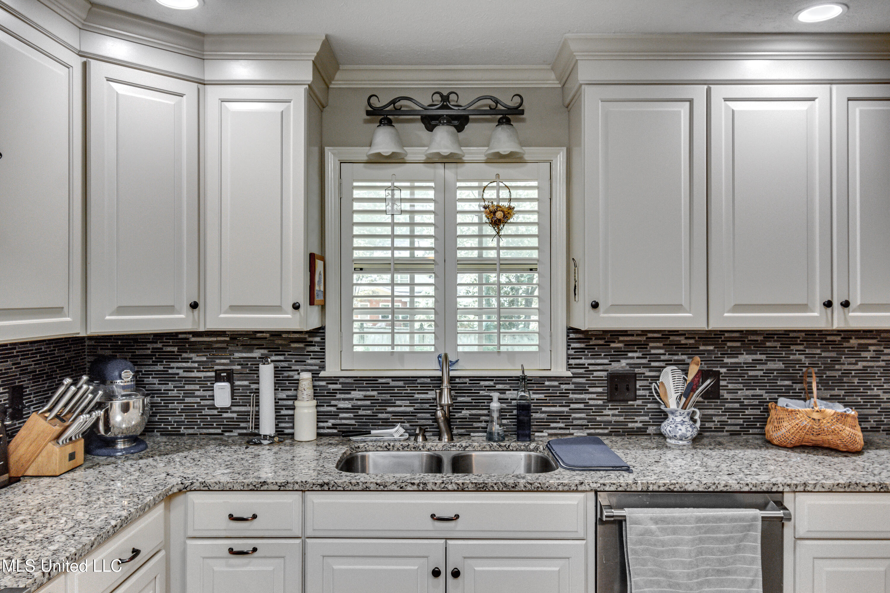 Madison, Mississippi 39110, United States, 3 Bedrooms Bedrooms, ,3 BathroomsBathrooms,Residential,Pending,190020