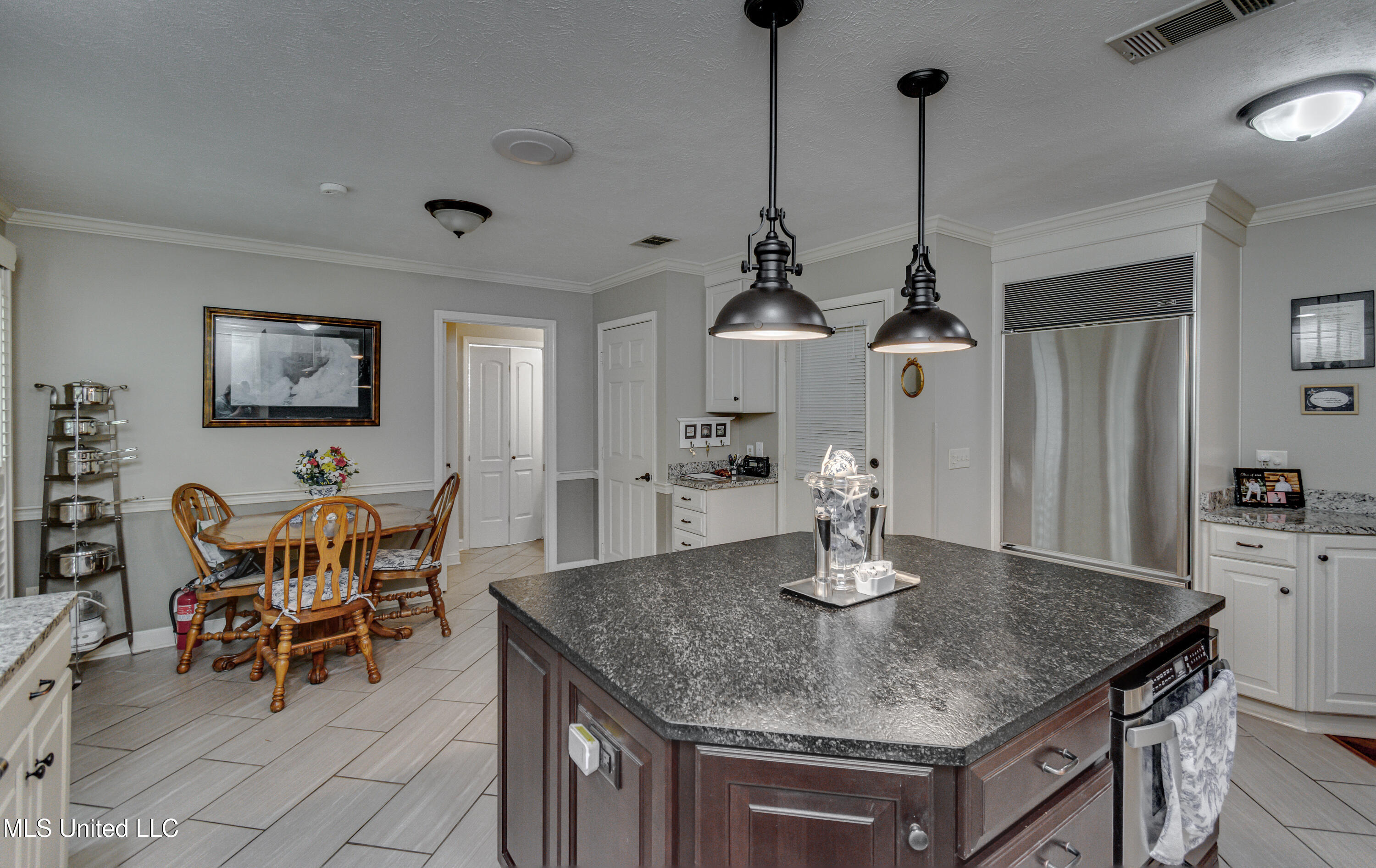 Madison, Mississippi 39110, United States, 3 Bedrooms Bedrooms, ,3 BathroomsBathrooms,Residential,Pending,190020