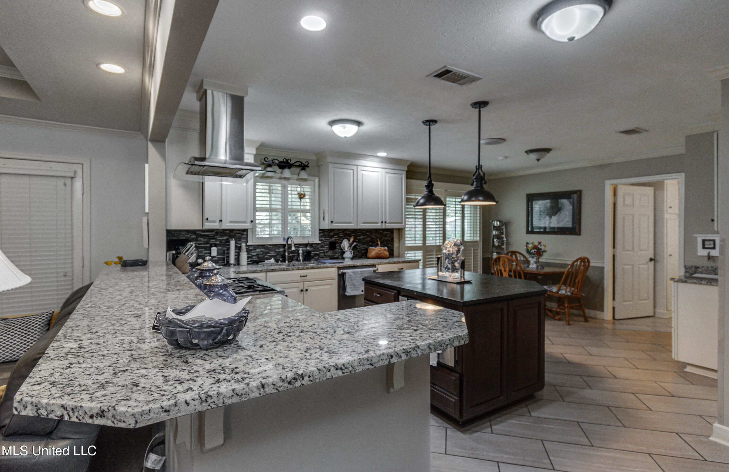 Madison, Mississippi 39110, United States, 3 Bedrooms Bedrooms, ,3 BathroomsBathrooms,Residential,Pending,190020