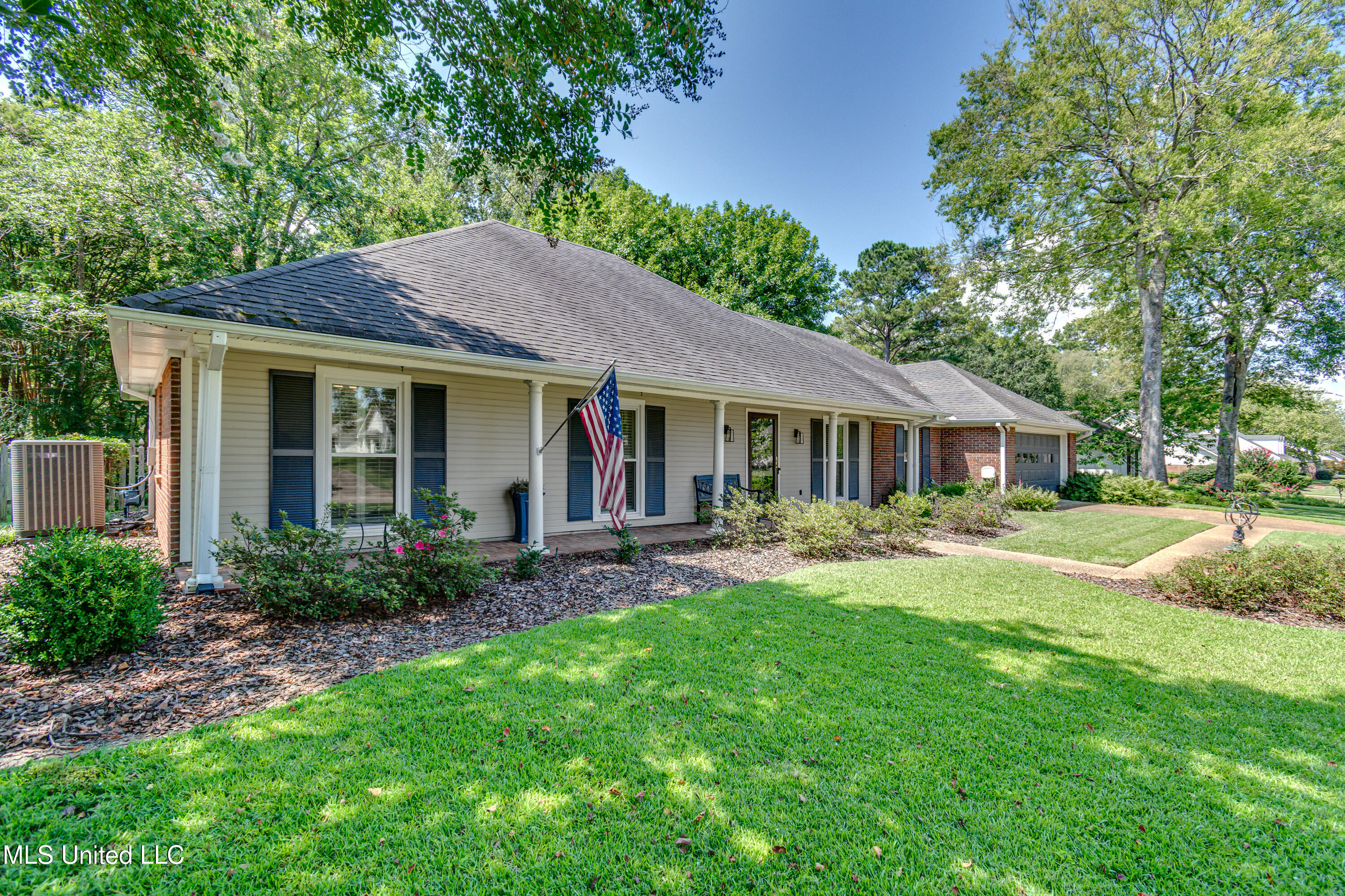 Madison, Mississippi 39110, United States, 3 Bedrooms Bedrooms, ,3 BathroomsBathrooms,Residential,Pending,190020