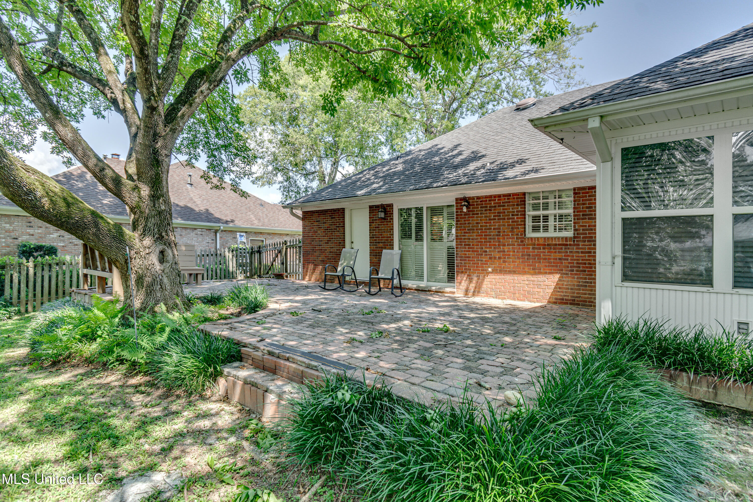 Madison, Mississippi 39110, United States, 3 Bedrooms Bedrooms, ,3 BathroomsBathrooms,Residential,Pending,190020