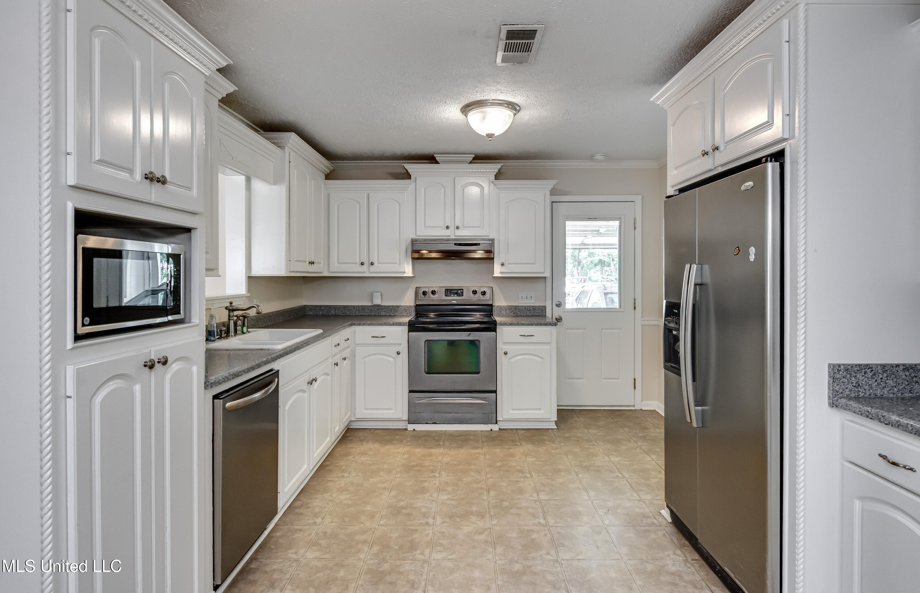 Madison, Mississippi 39110, United States, 3 Bedrooms Bedrooms, ,3 BathroomsBathrooms,Residential,Active,145664