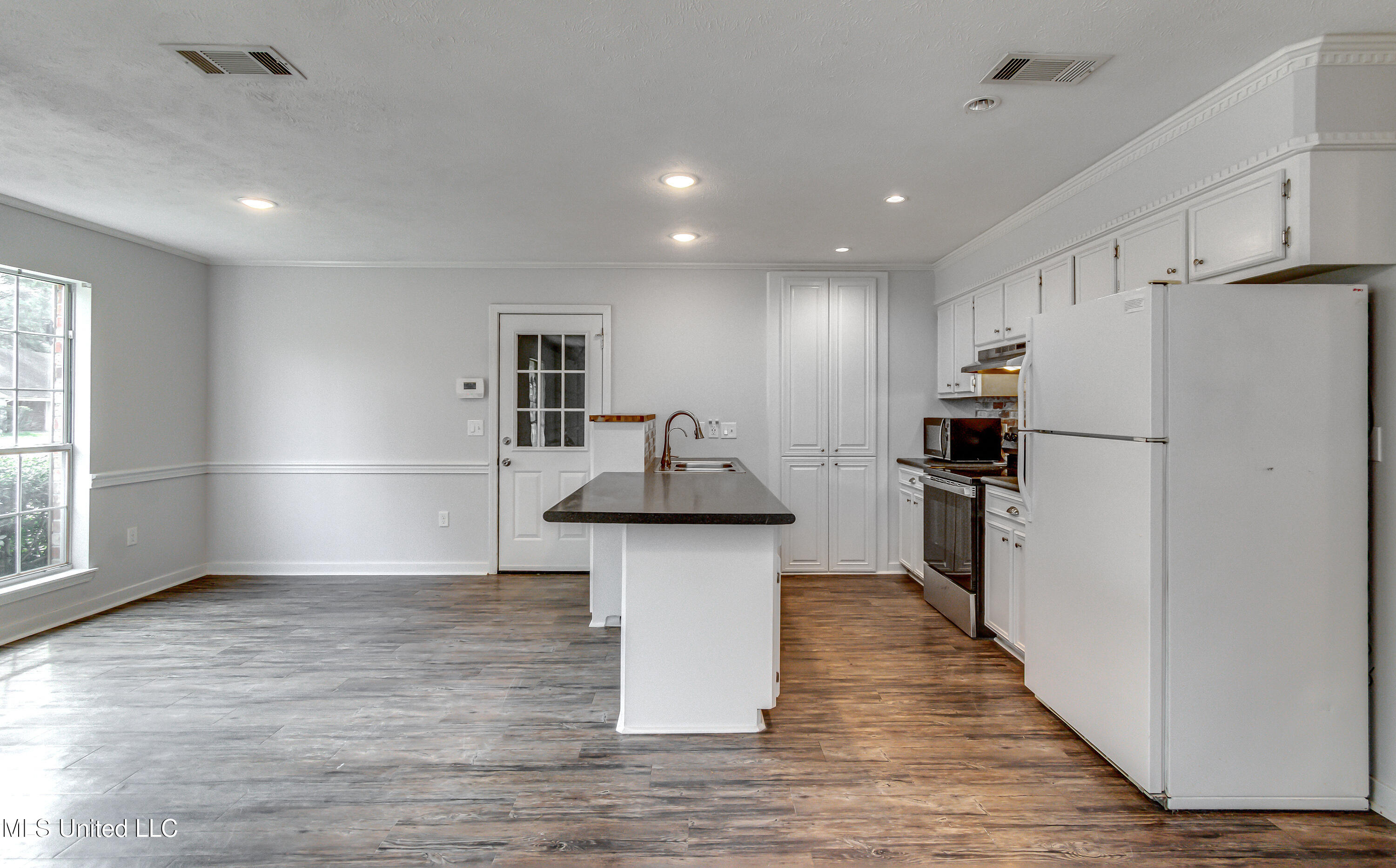 105 Riverbend Drive, Byram, Mississippi image 12