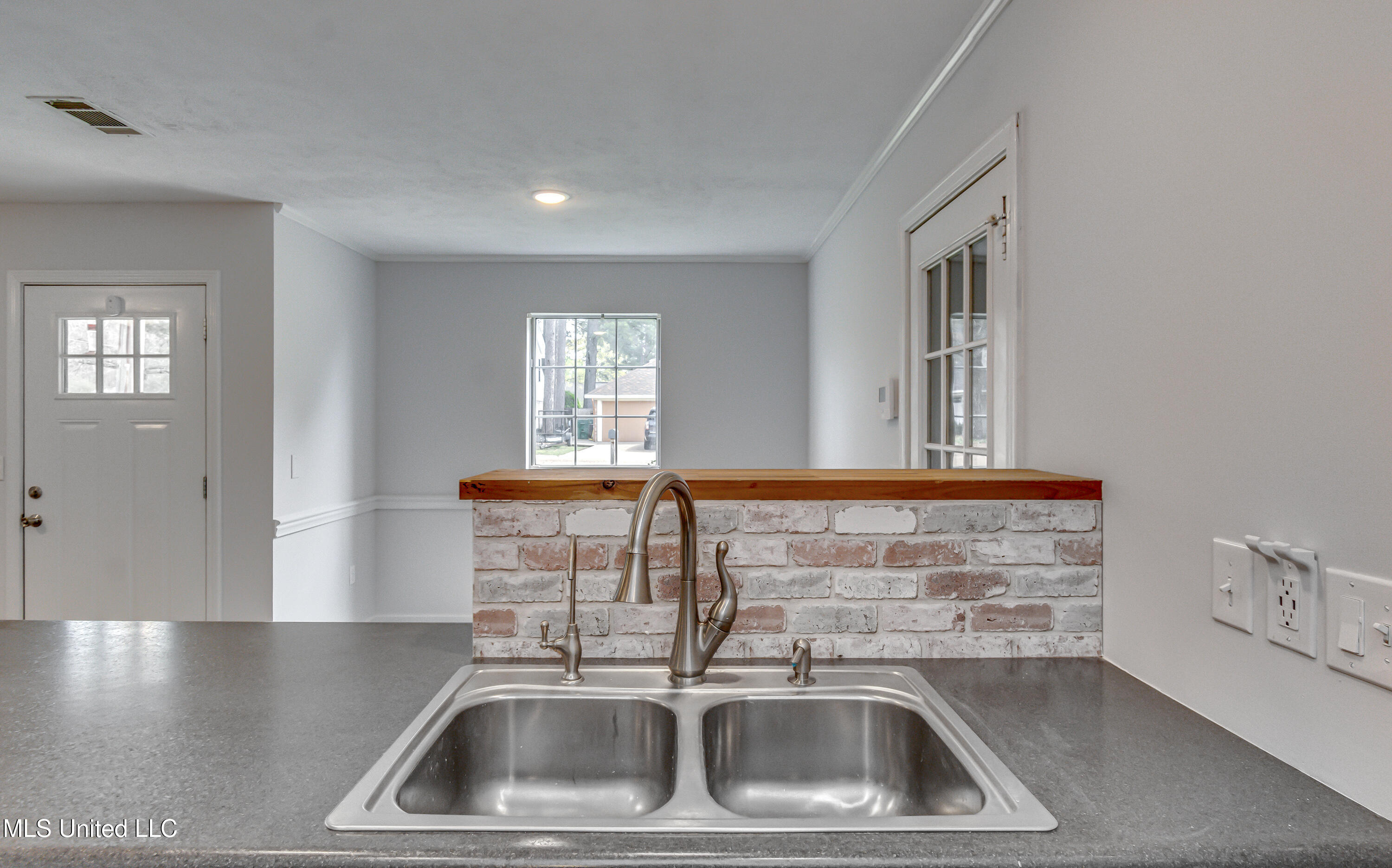 105 Riverbend Drive, Byram, Mississippi image 21