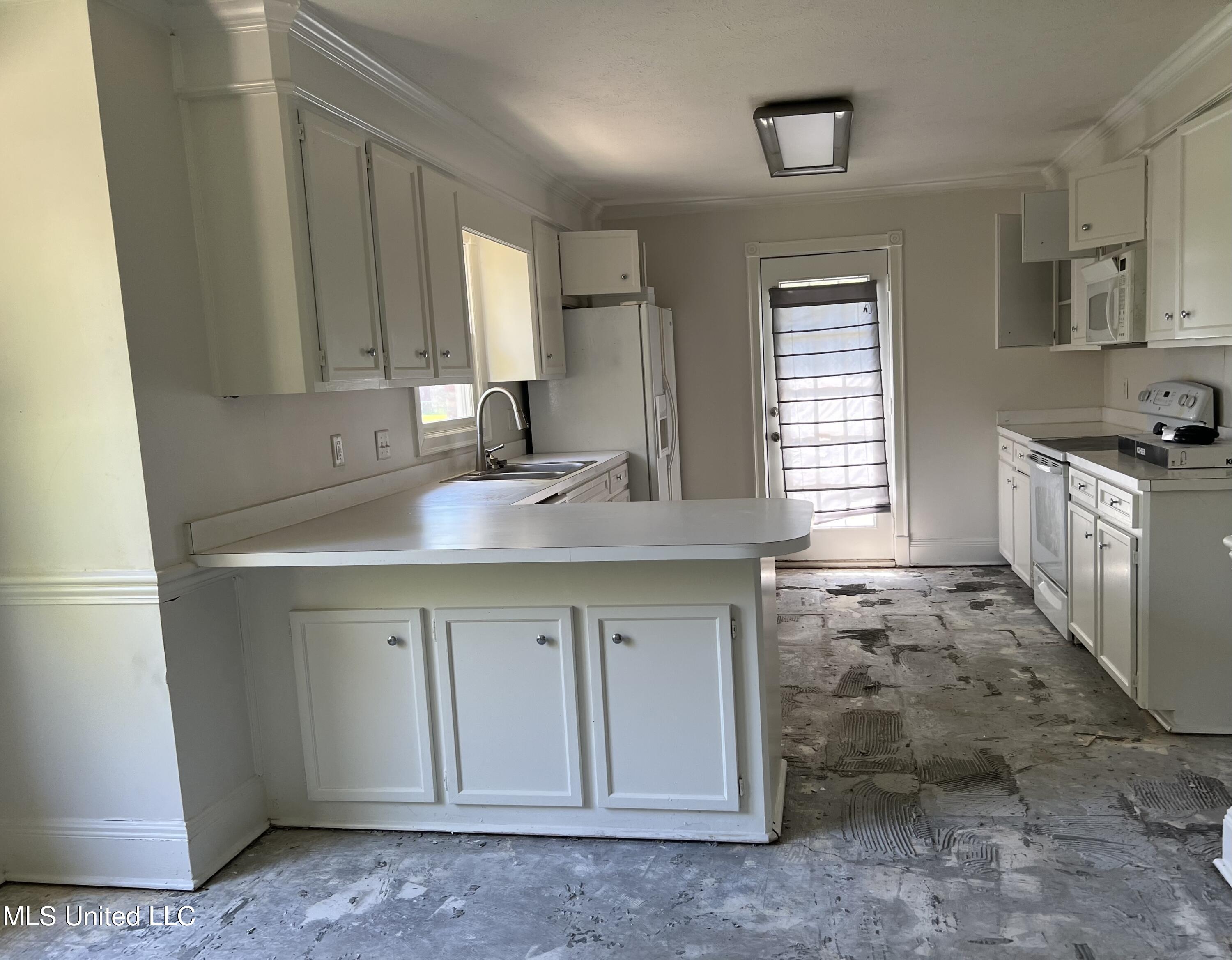 105 Honeysuckle Lane, Ridgeland, Mississippi image 3