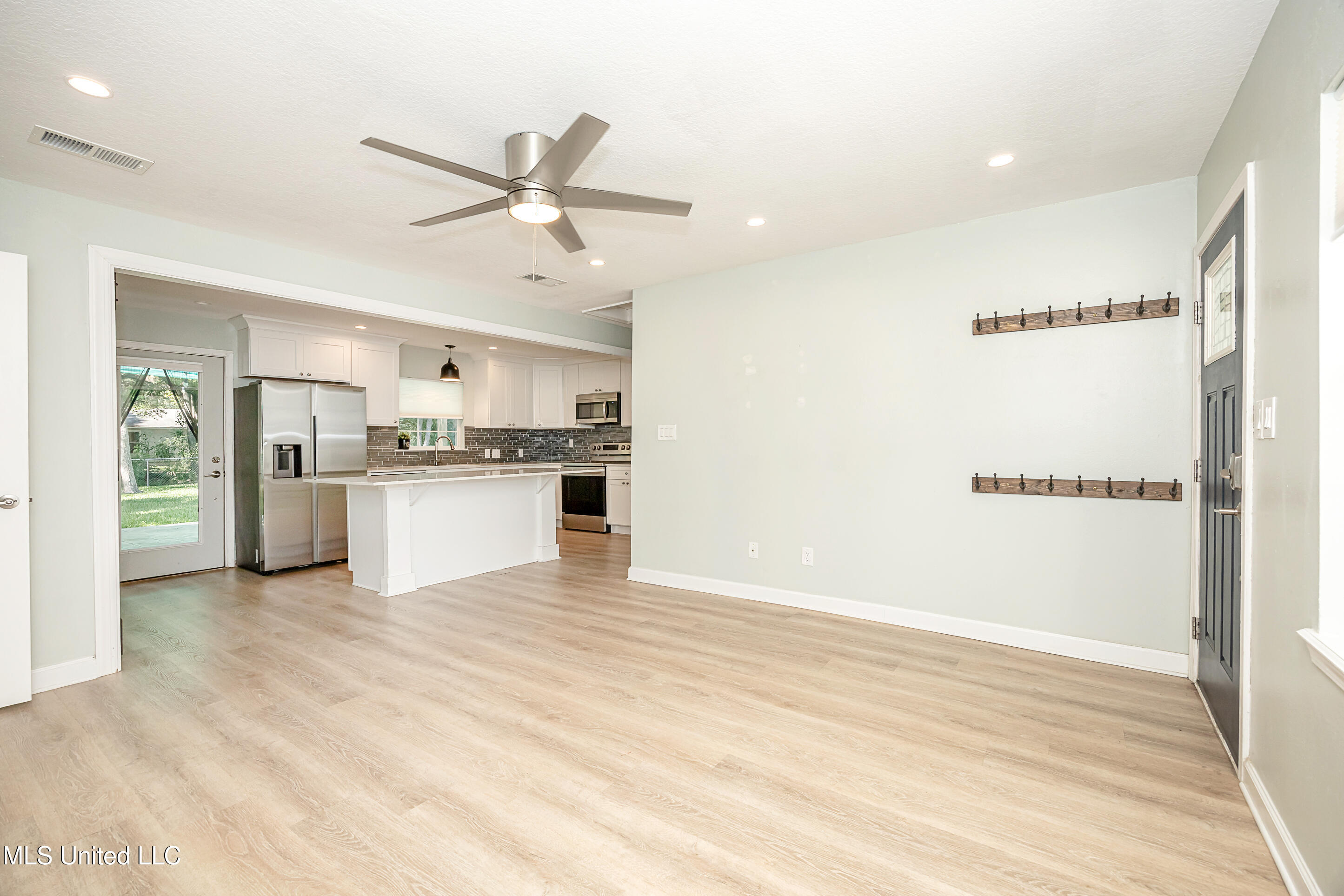 209 Audrey Circle, Ocean Springs, Mississippi image 11
