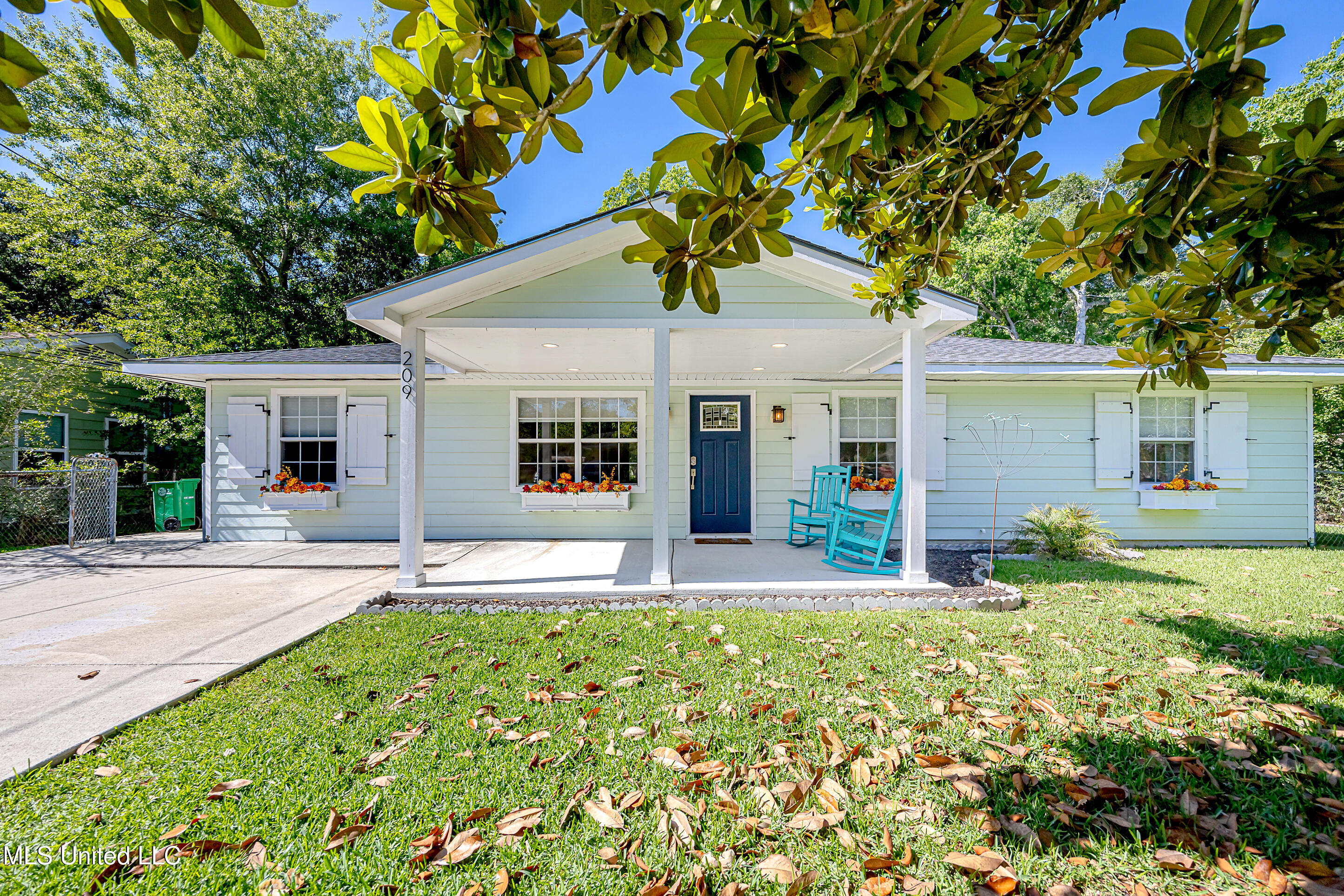 209 Audrey Circle, Ocean Springs, Mississippi image 1