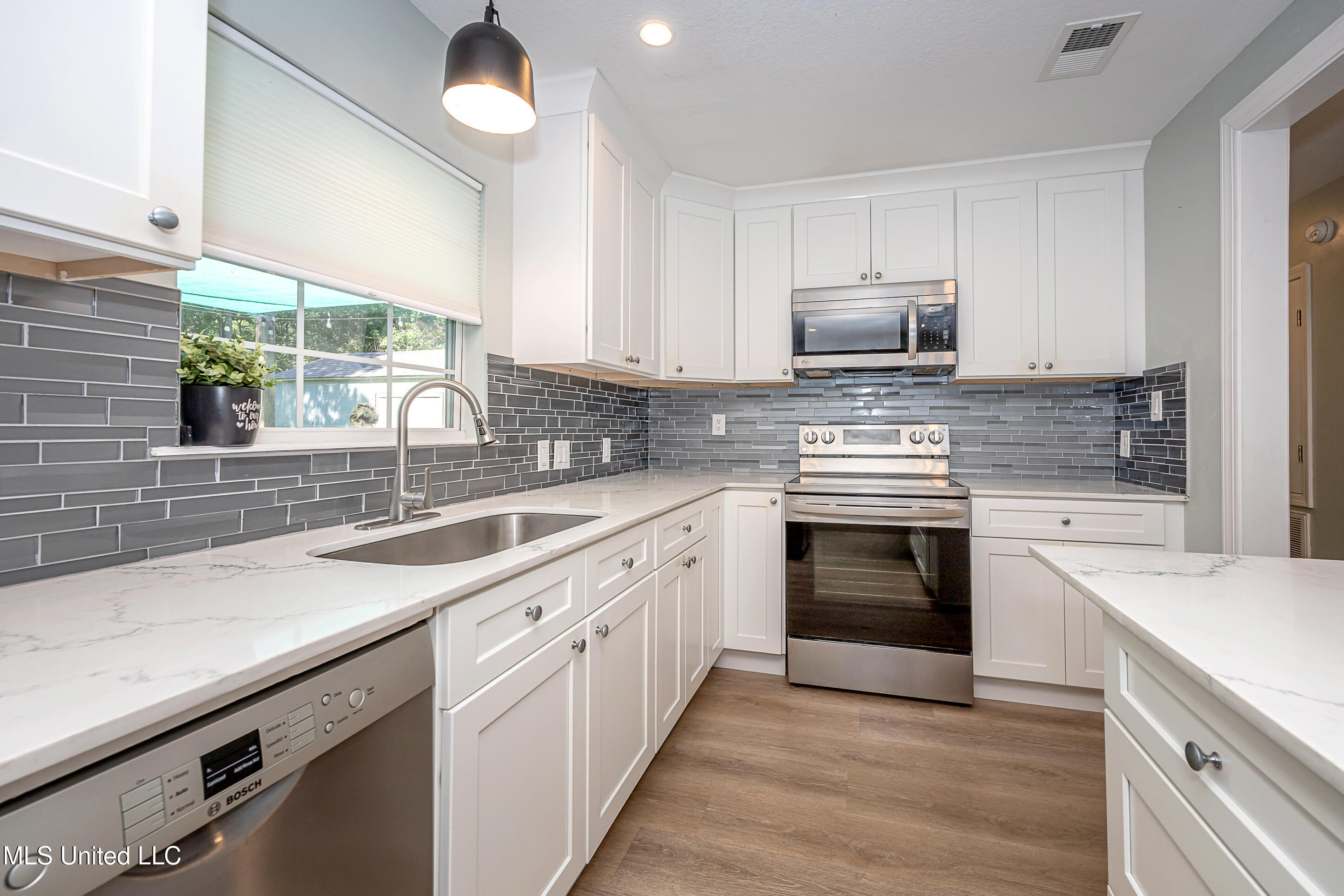 209 Audrey Circle, Ocean Springs, Mississippi image 17