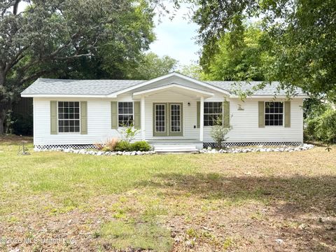 Homes For Sale - 635 Oakleigh Avenue<br/> Gulfport, MS 39507