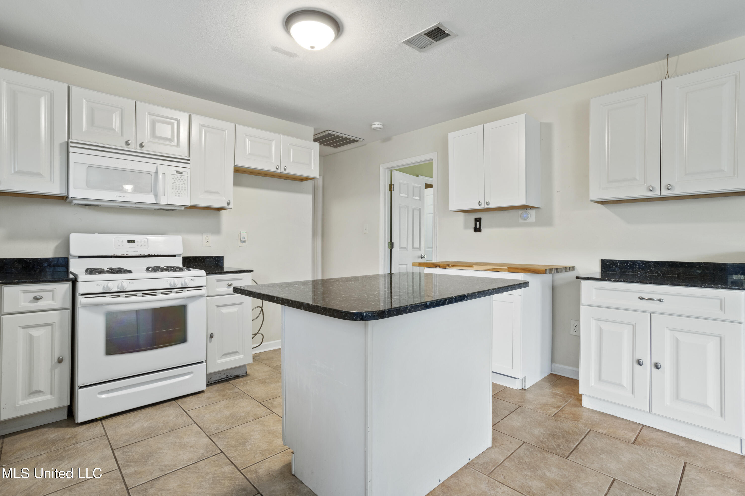 1700 Lucina Cove, Gautier, Mississippi image 13