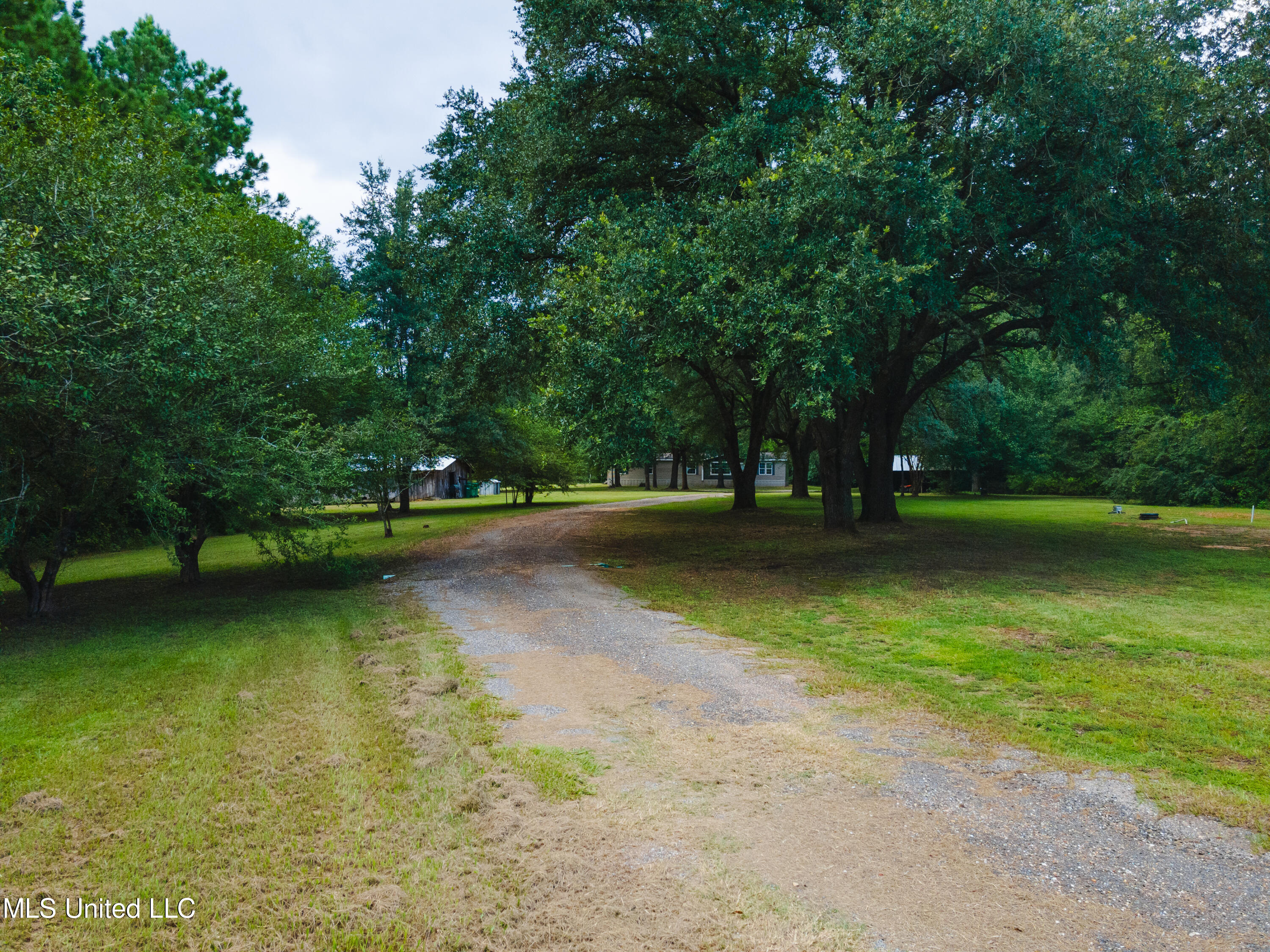 18001 John Cumbest Road, Moss Point, Mississippi image 5