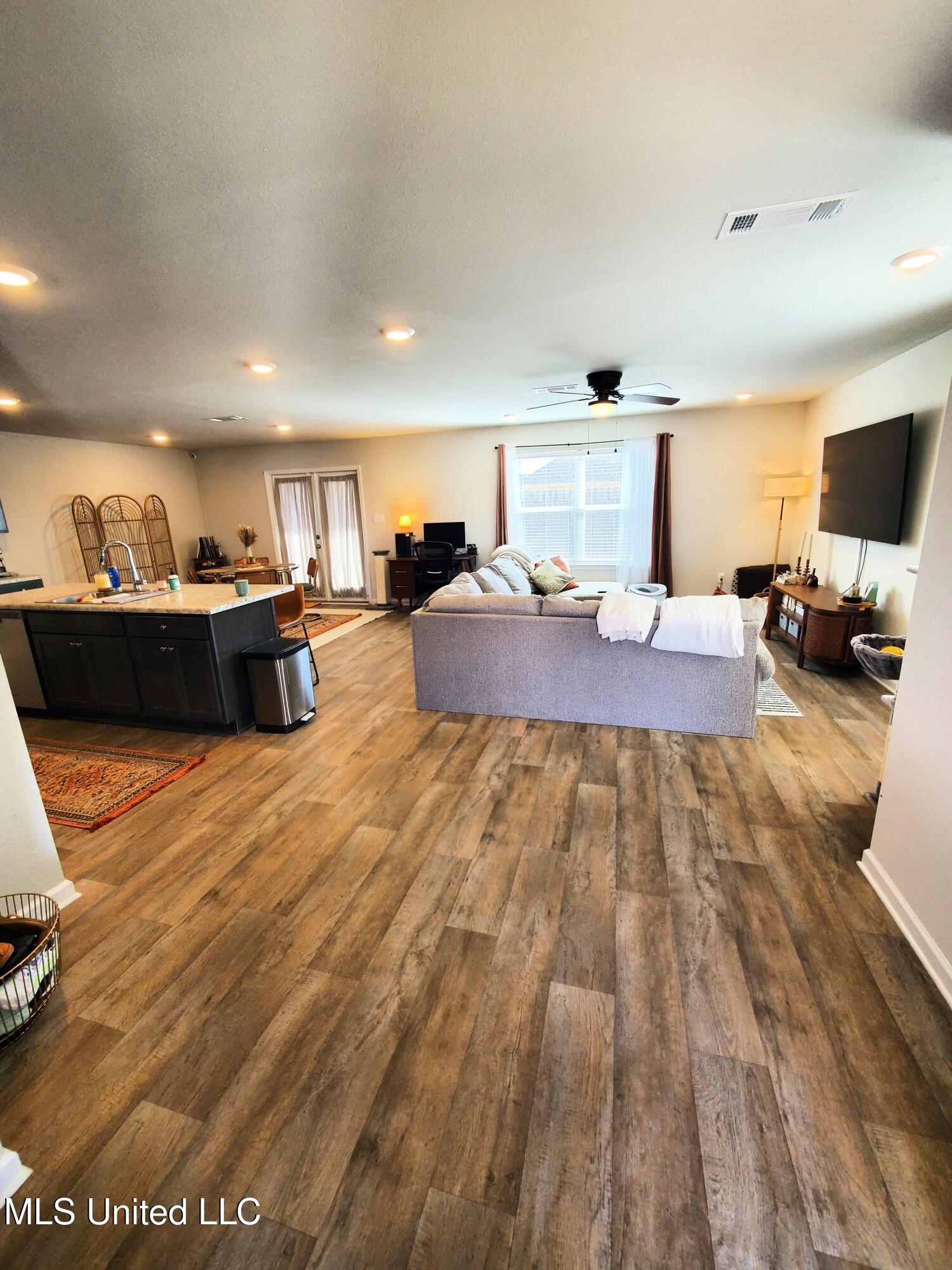 2320 Gladiolus Street, Ocean Springs, Mississippi image 7