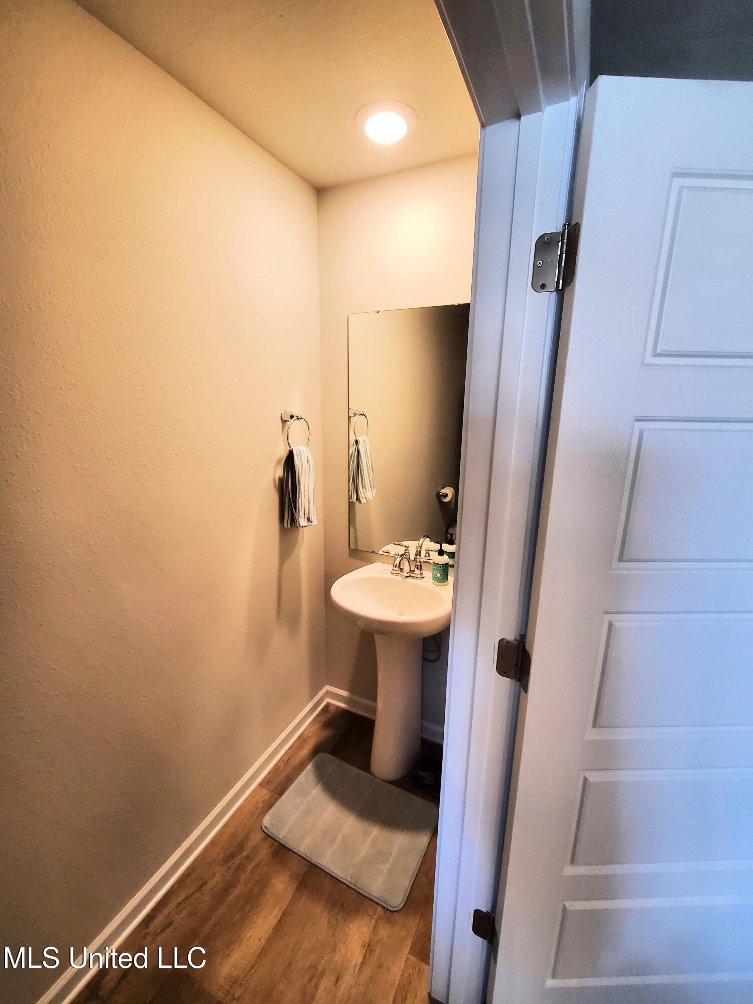 2320 Gladiolus Street, Ocean Springs, Mississippi image 31