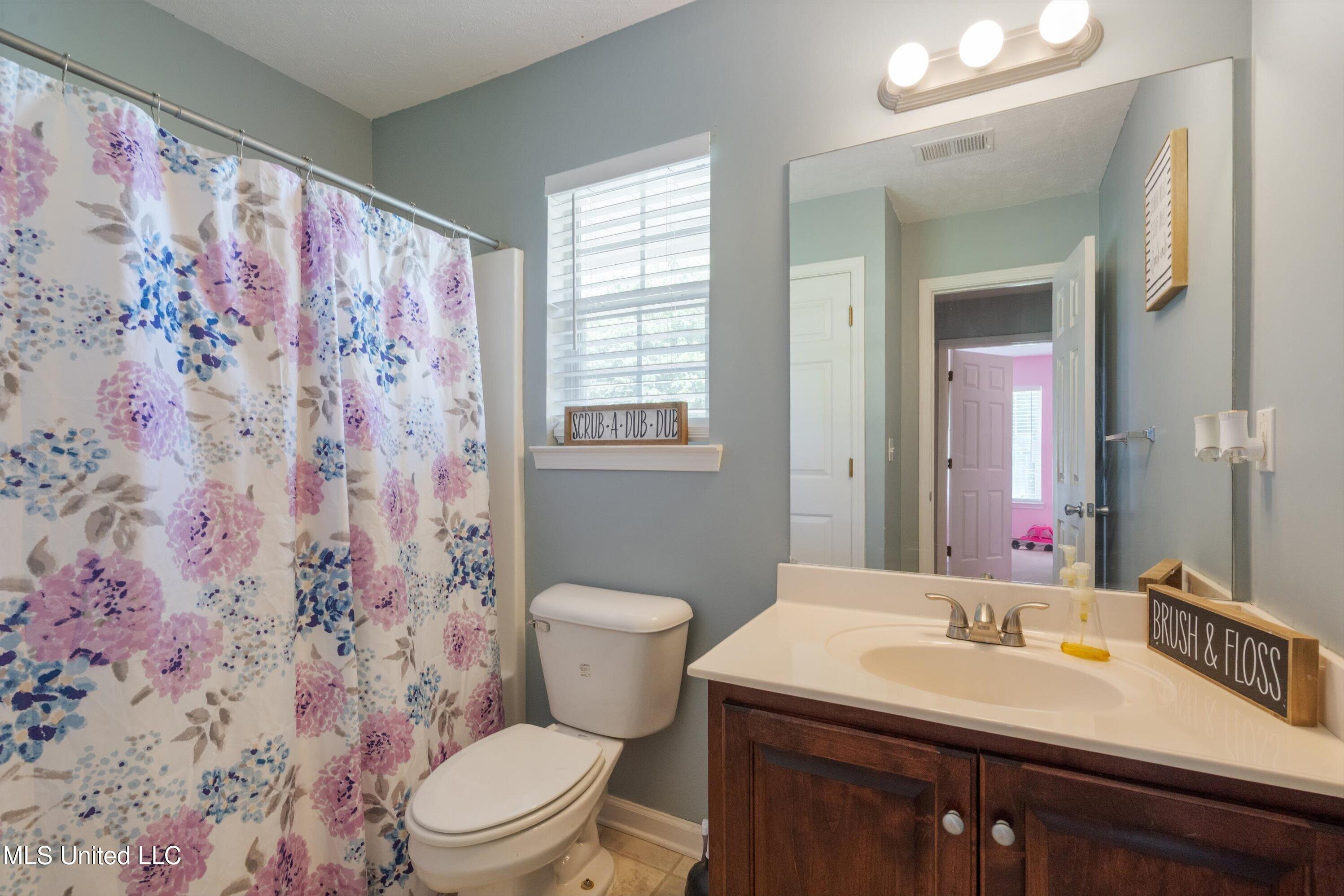 2482 Fletcher Cove, Hernando, Mississippi image 14