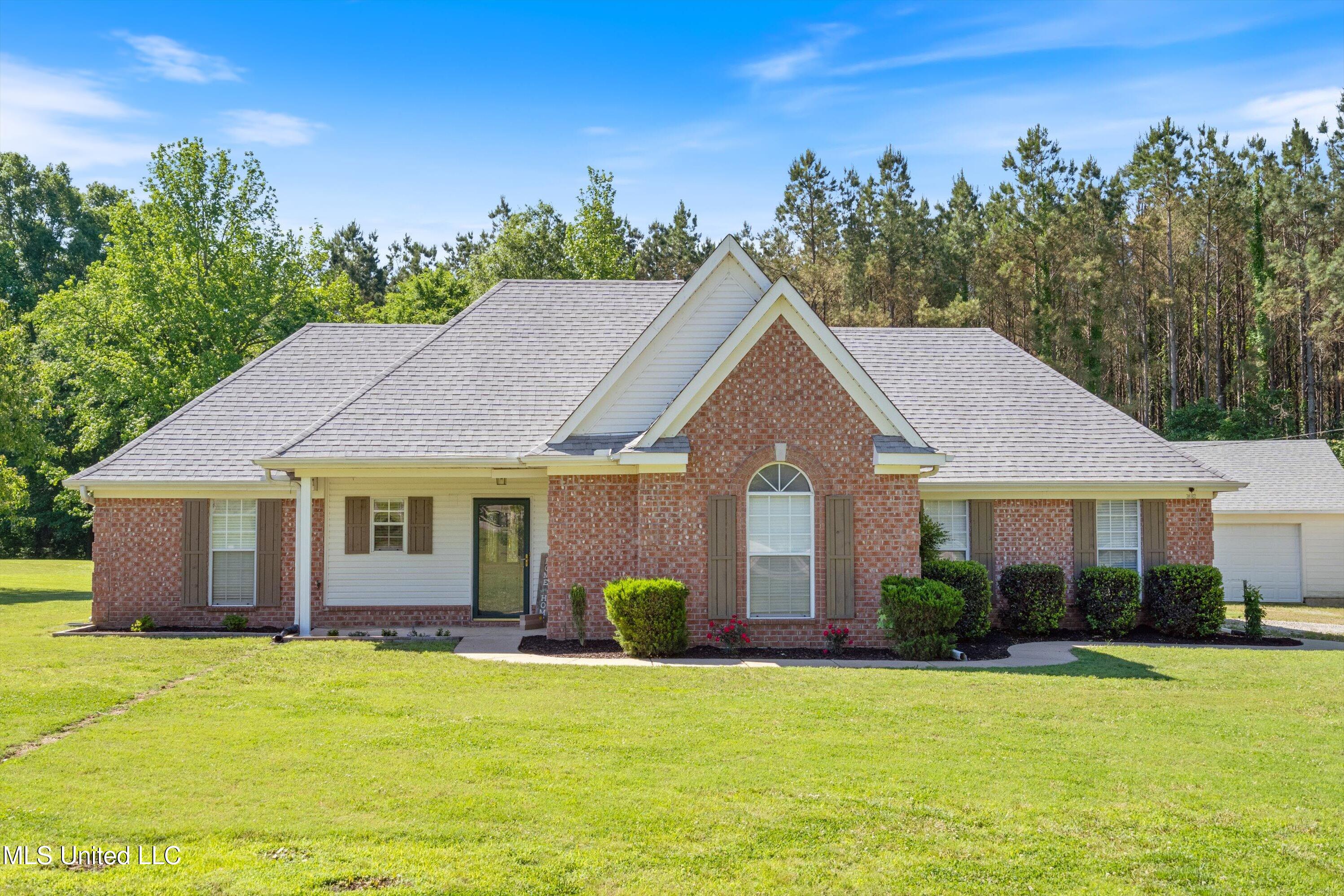 2482 Fletcher Cove, Hernando, Mississippi image 1