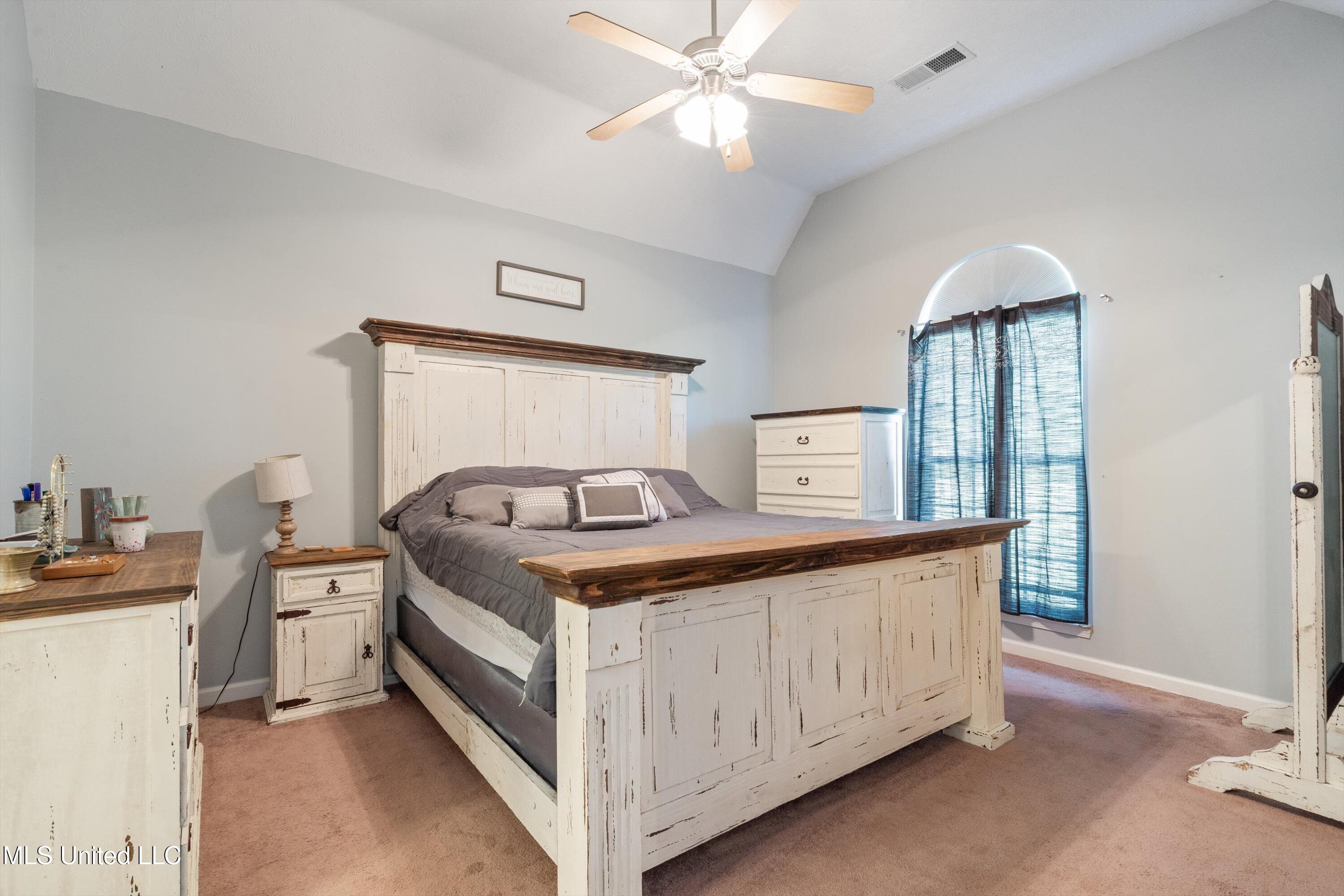2482 Fletcher Cove, Hernando, Mississippi image 6