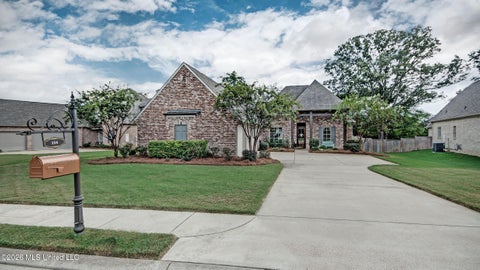Homes For Sale - 114 First Colony Boulevard<br/> Madison County, Madison, MS 39110