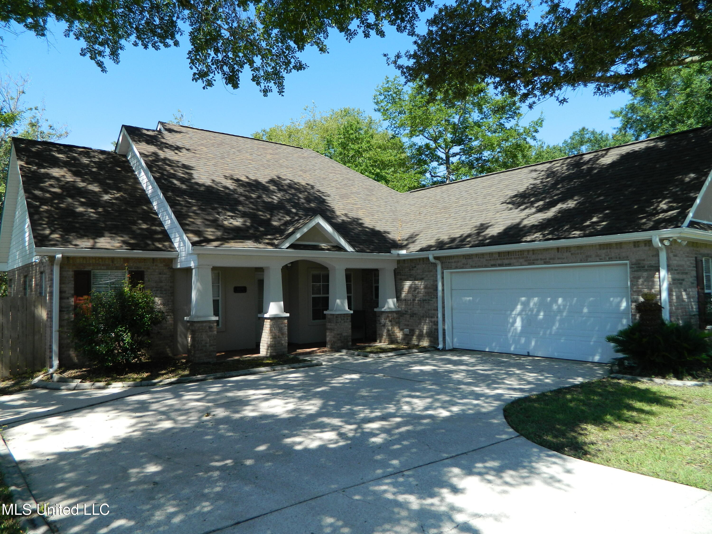 6456 Apelehama Road, Diamondhead, Mississippi image 1
