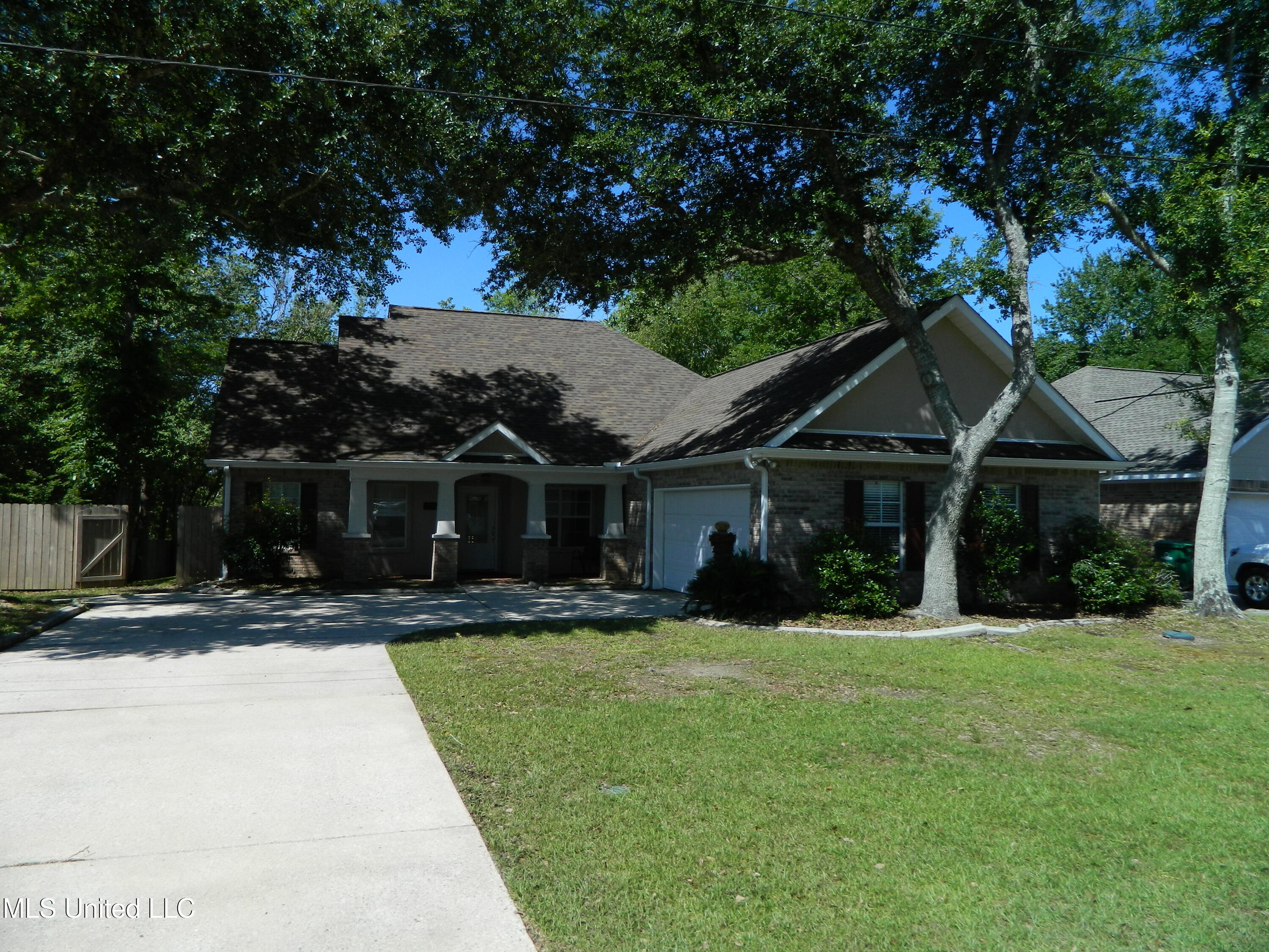 6456 Apelehama Road, Diamondhead, Mississippi image 2