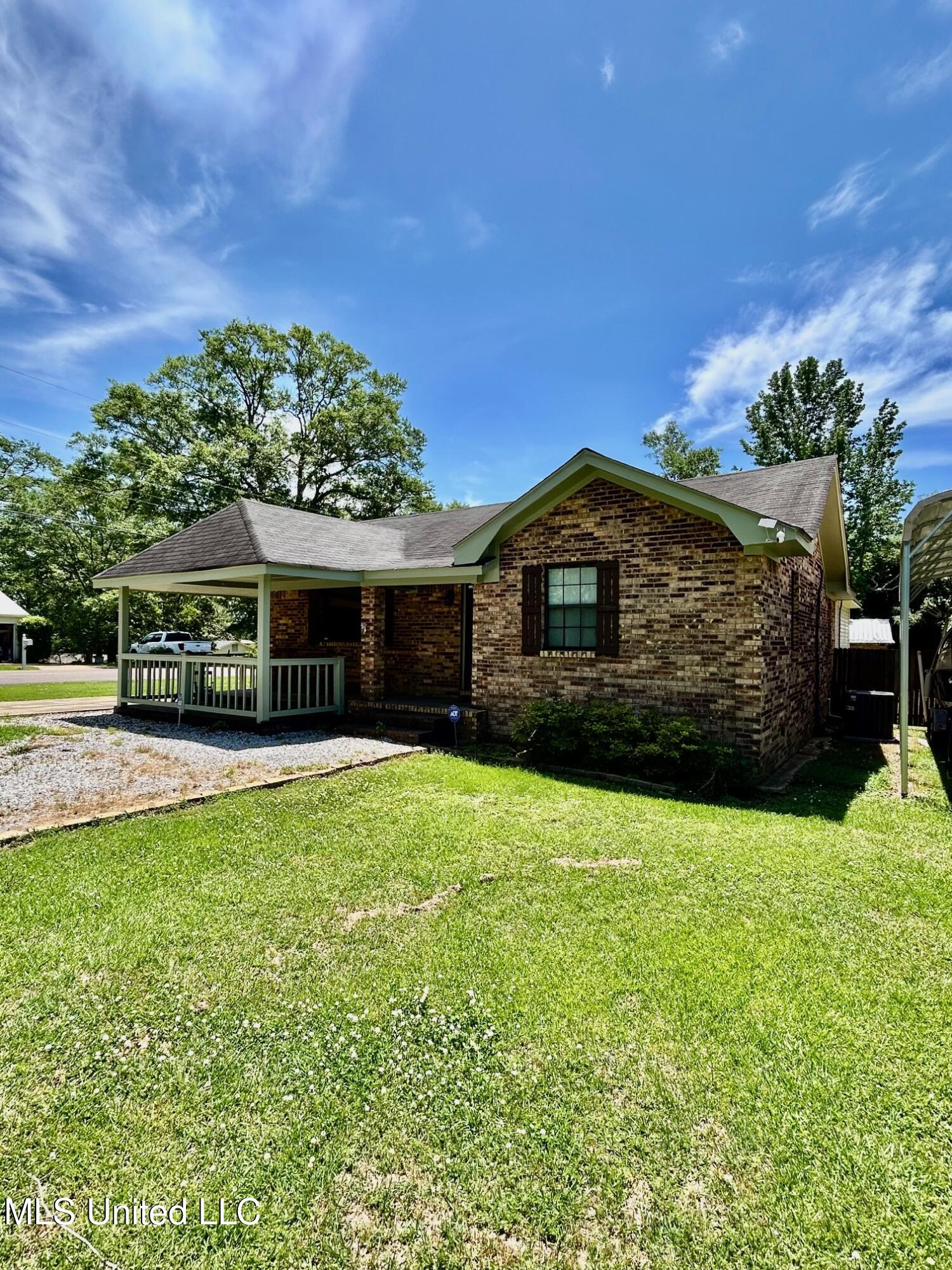 309 College Street, Carthage, Mississippi image 1