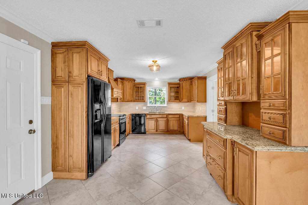 608 Esplanade Avenue, Bay Saint Louis, Mississippi image 6