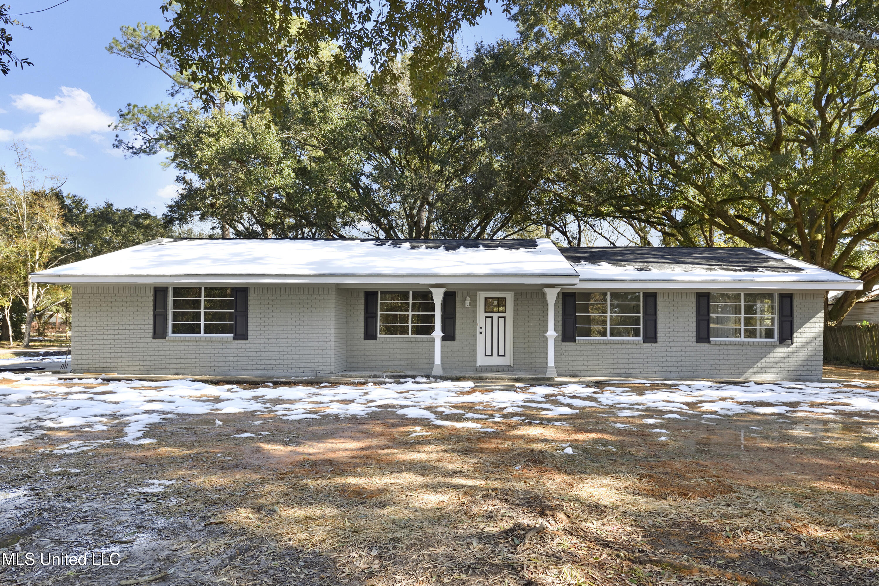 6604 Springwater Street, Moss Point, Mississippi image 1