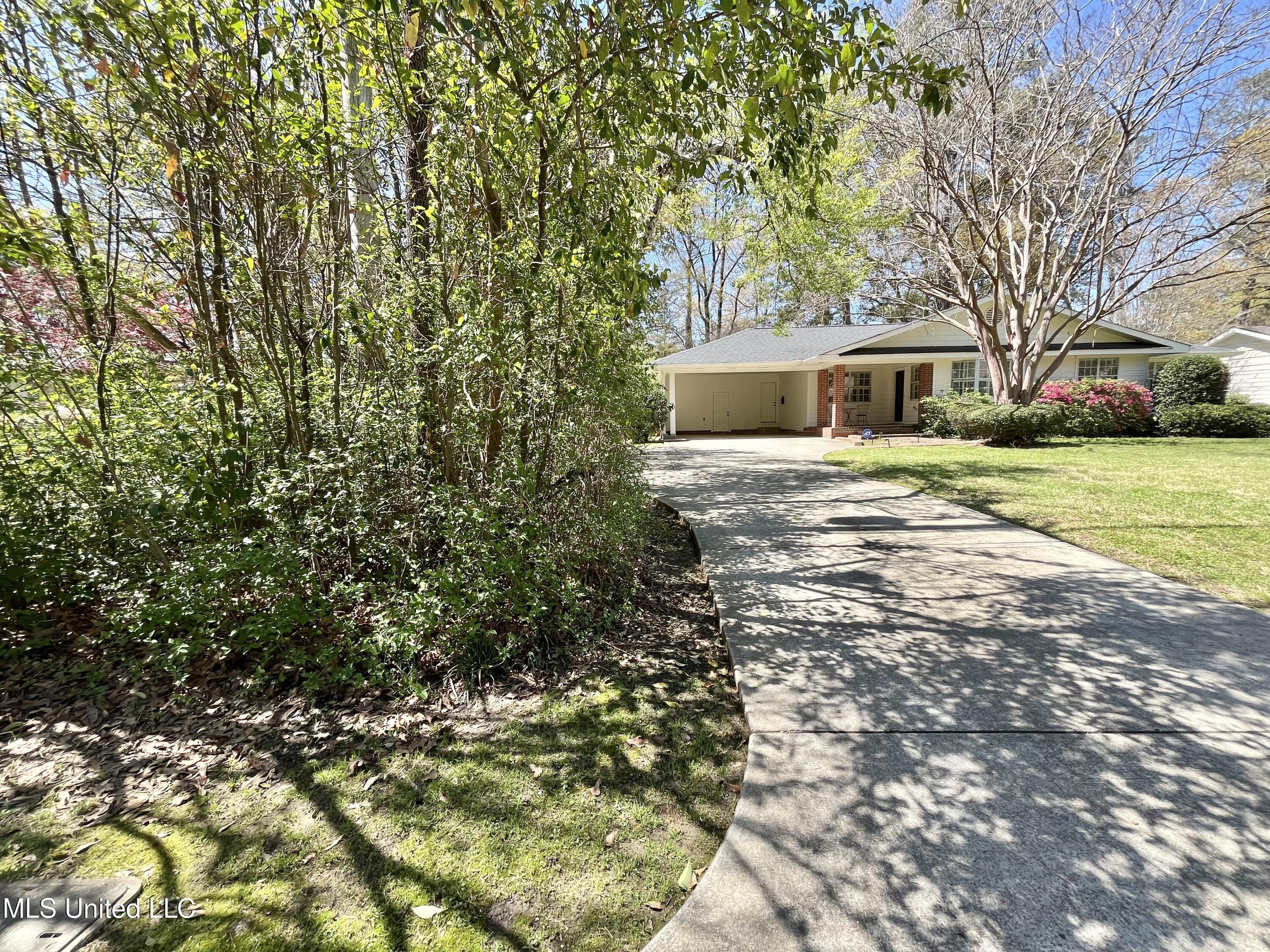 4245 Berlin Drive, Jackson, Mississippi image 9