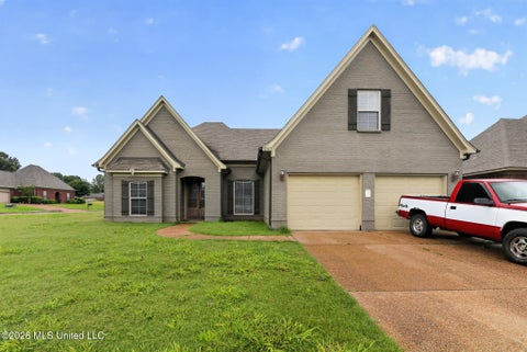 Homes For Sale - 3503 N Carolyn Crossing<br/> Southaven, MS 38672