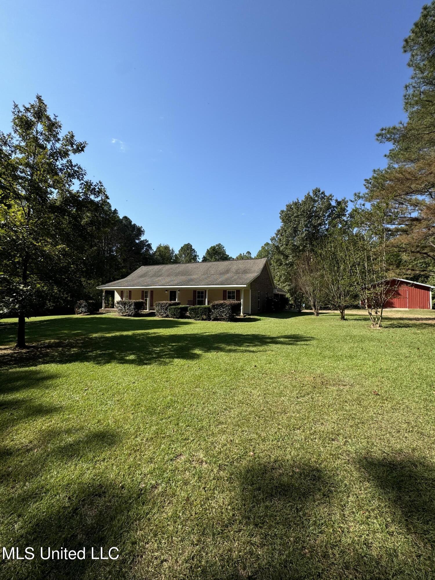 111 Horseshoe Lane Lane, Flora, Mississippi image 1