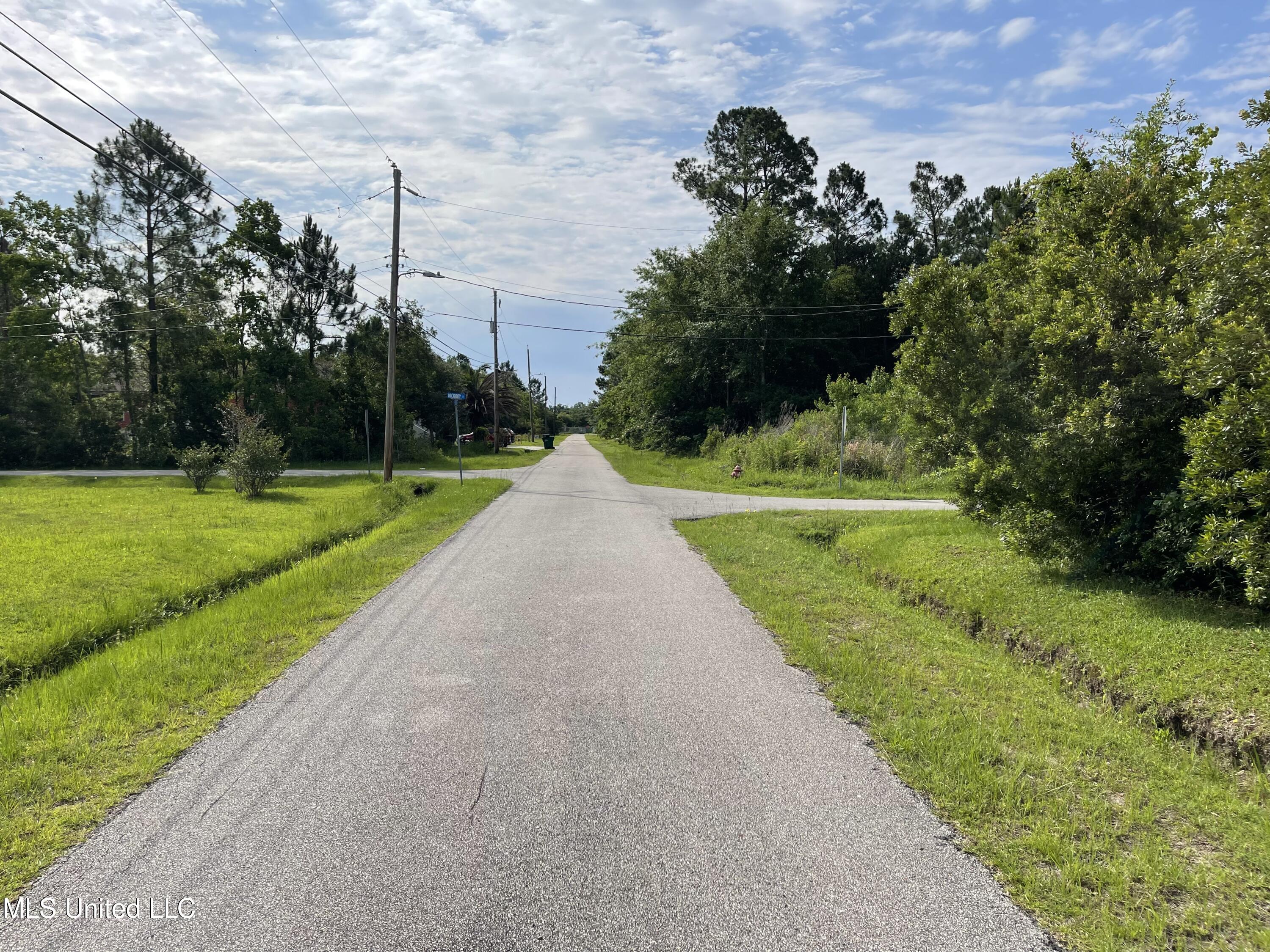 307 Water Street, Waveland, Mississippi image 2
