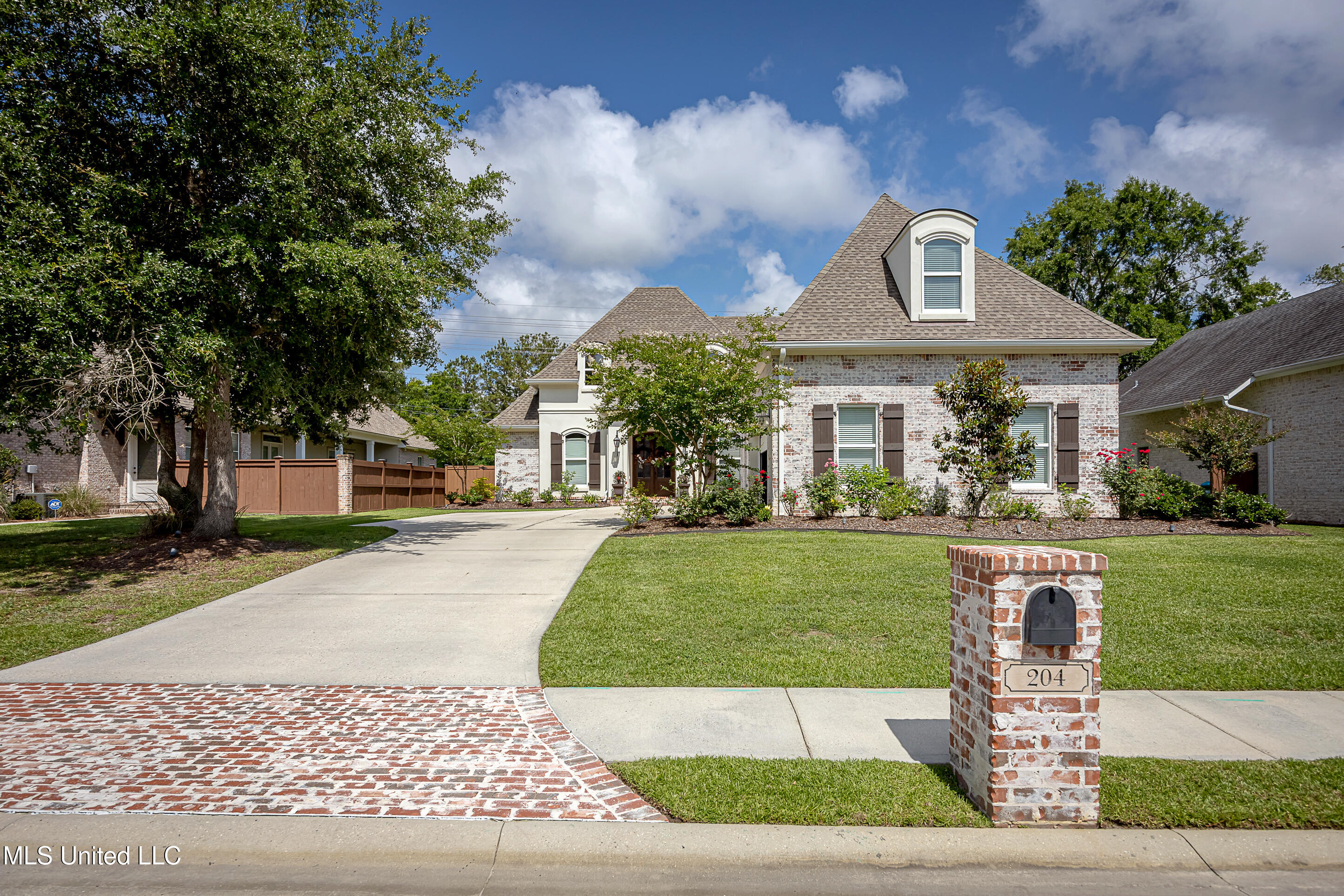 204 Bluff Cove, Ocean Springs, Mississippi image 2