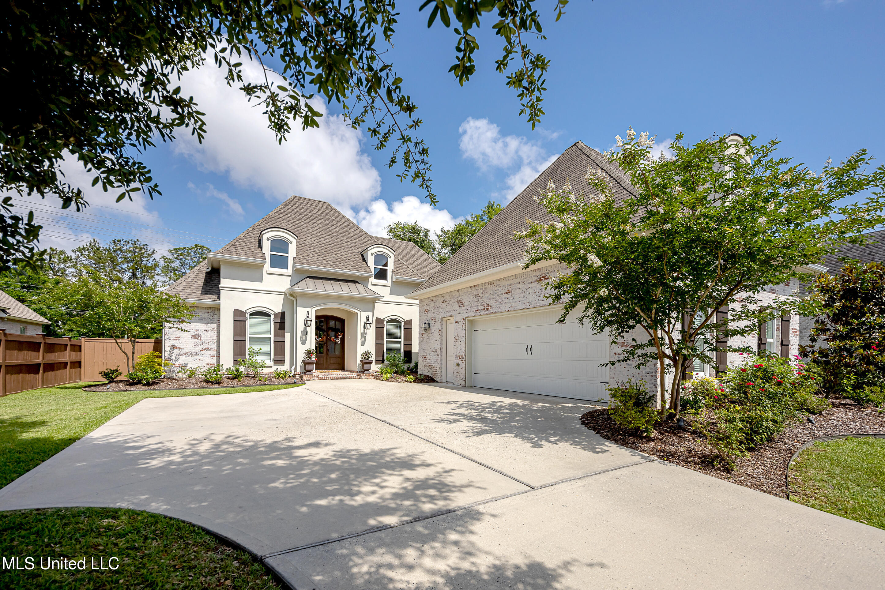 204 Bluff Cove, Ocean Springs, Mississippi image 1