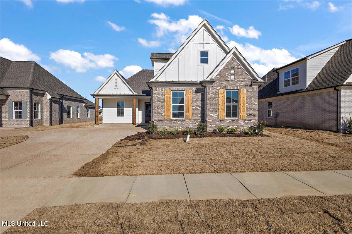 738 Coahoma Court, Nesbit, Mississippi image 1