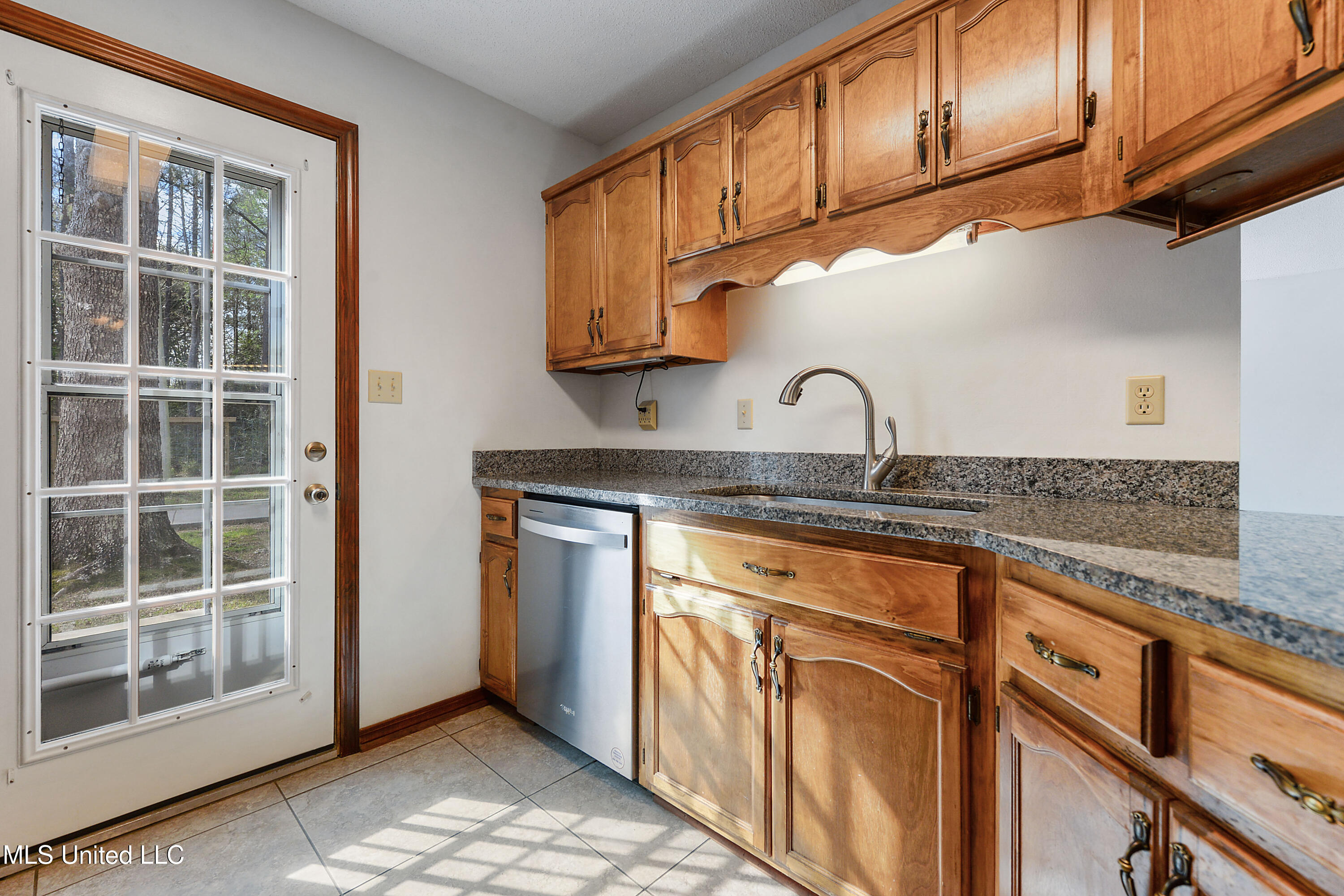 7300 Frank Snell Road, Moss Point, Mississippi image 10