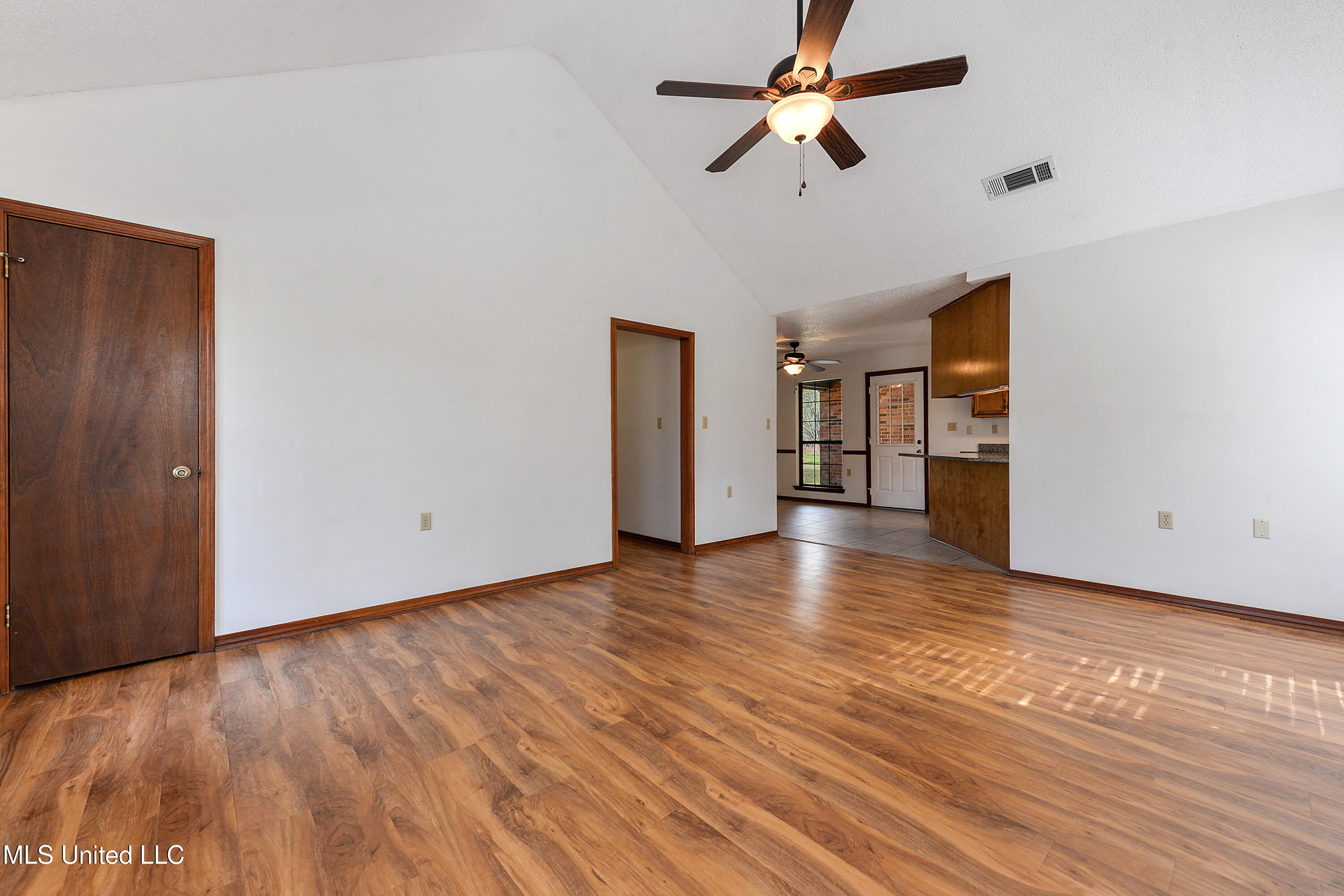 7300 Frank Snell Road, Moss Point, Mississippi image 6