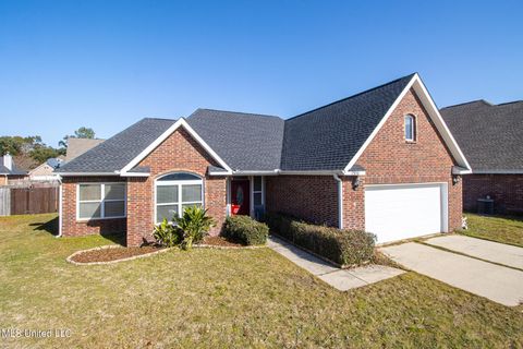 Single Family Residence in Ocean Springs MS 7916 Rue Madison.jpg