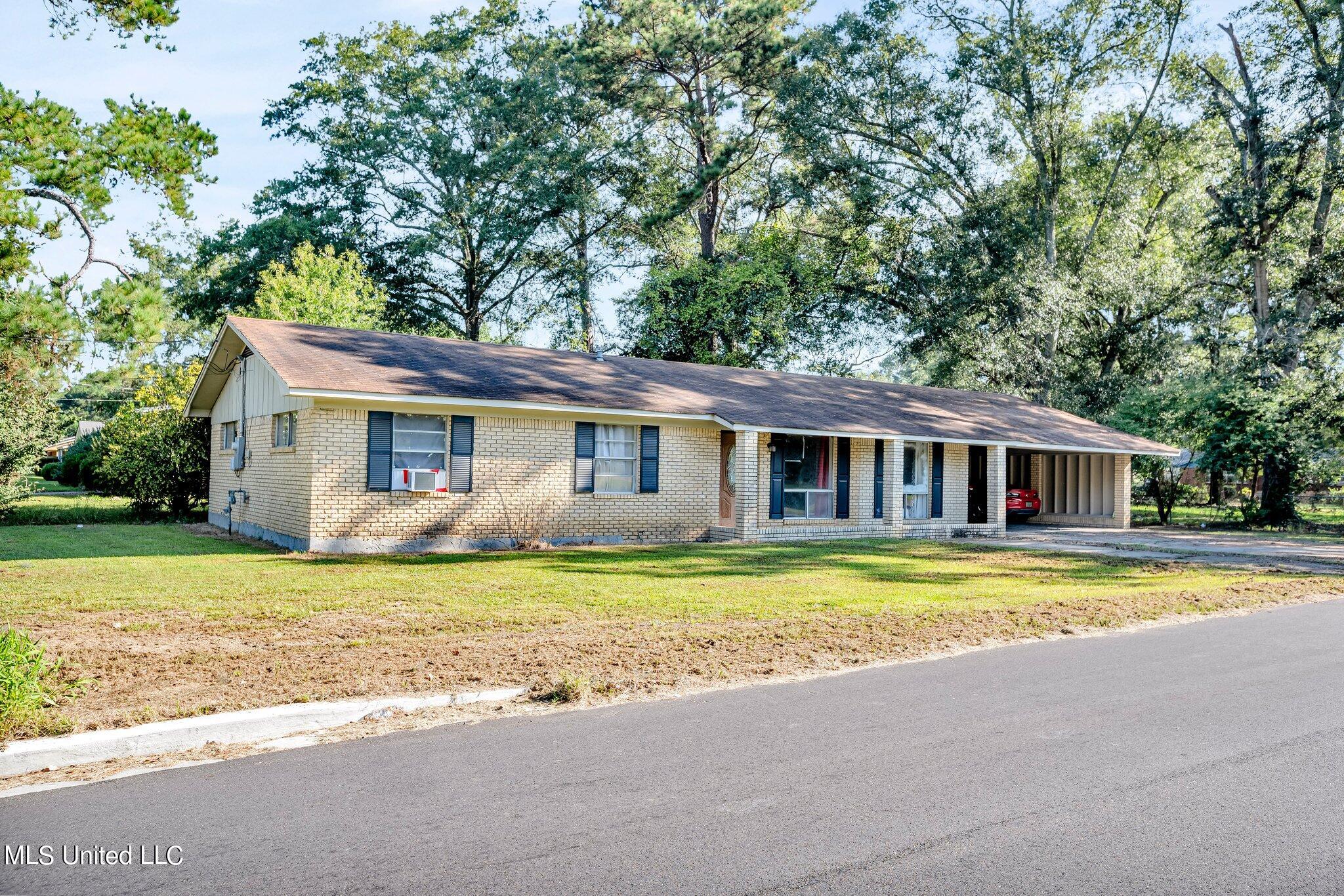 1315 Brown Street, Laurel, Mississippi image 2