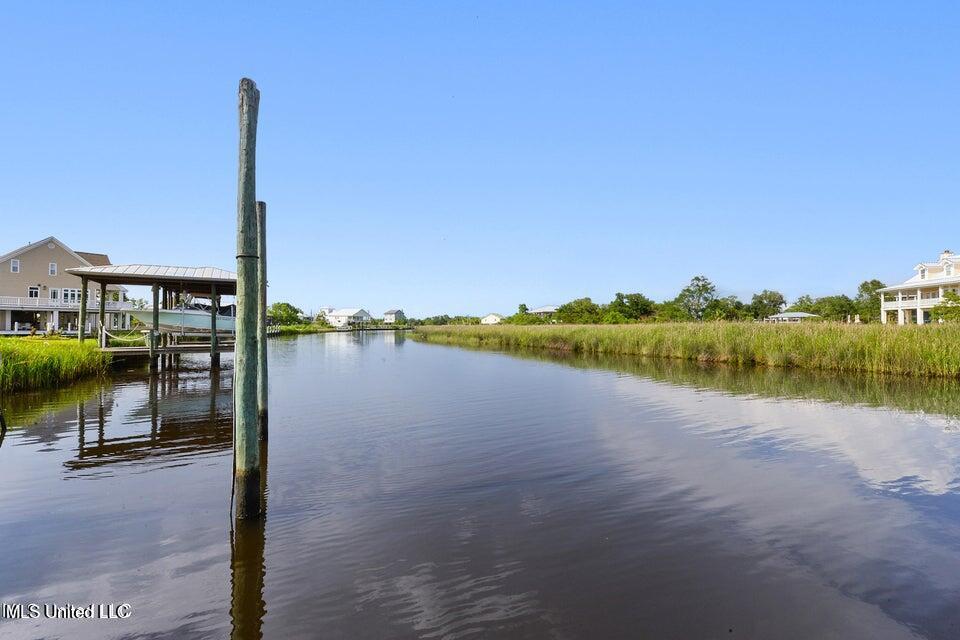 848 Primrose Drive, Bay Saint Louis, Mississippi image 5