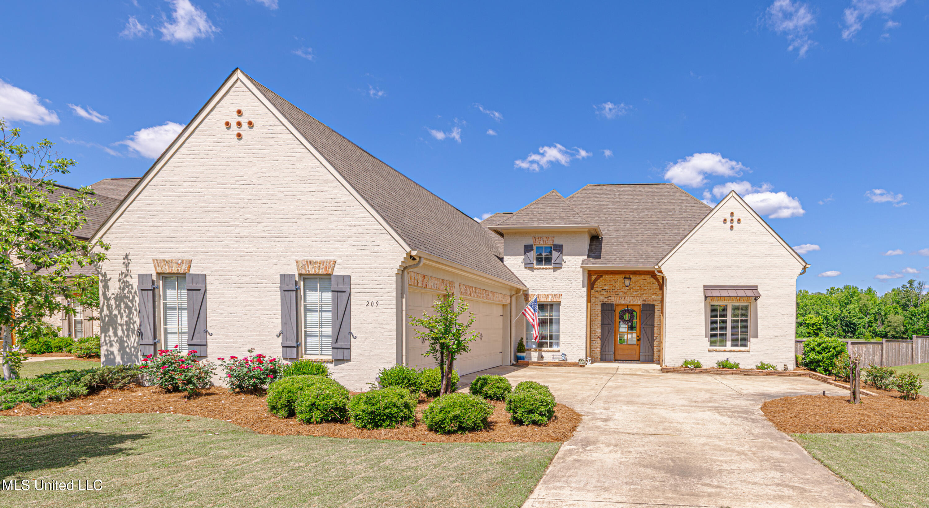 209 S Woodcreek Road, Madison, Mississippi image 1
